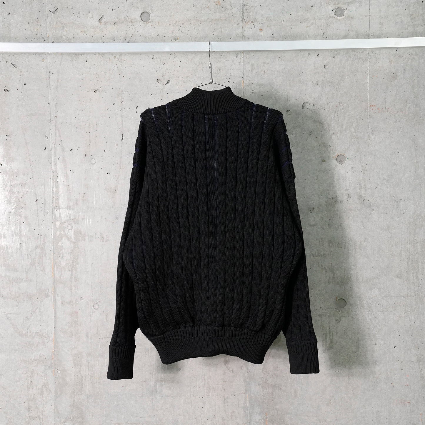 LOUVER STAND-UP COLLAR BLOUSON / BLACK