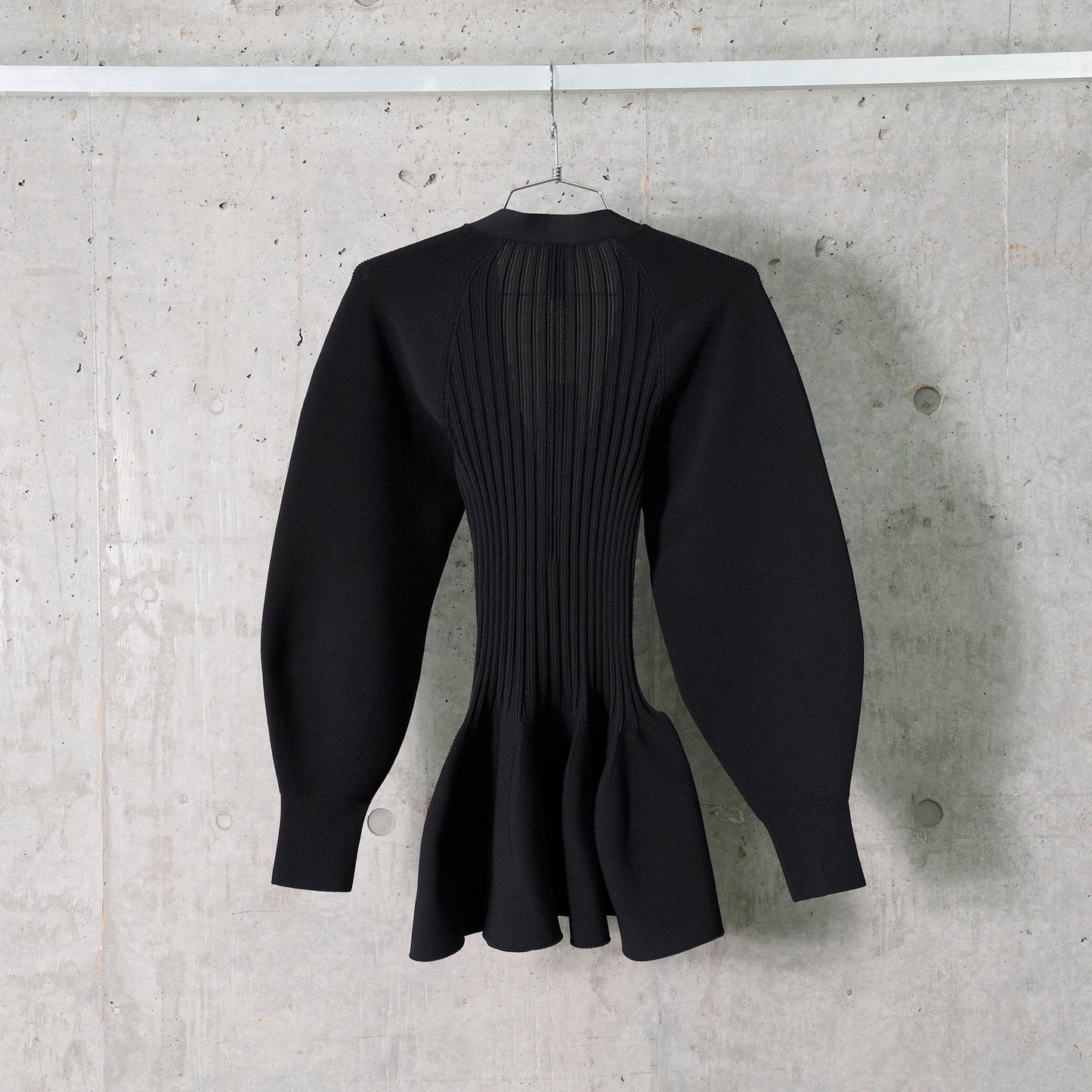 POTTERY PUFF SLEEVE CARDIGAN / BLACK