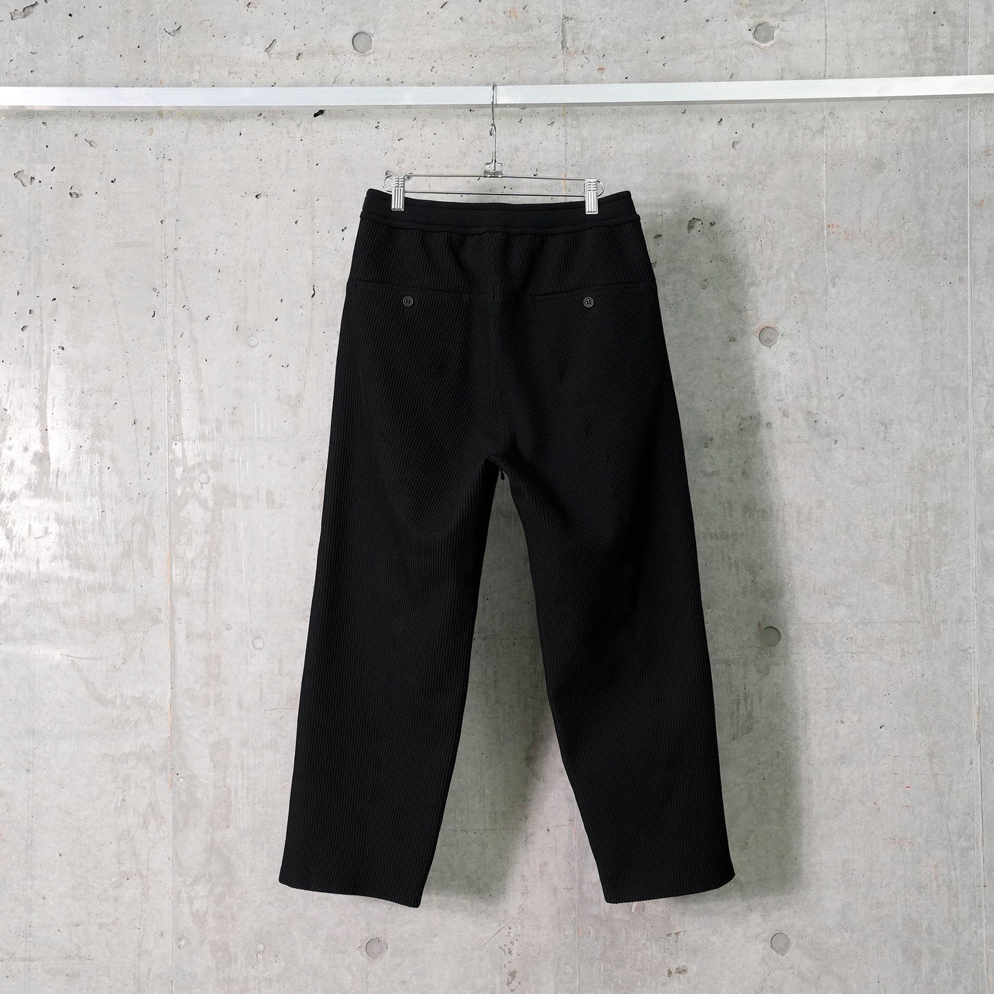 SOFT HYPHA STRAIGHT PANTS / BLACK