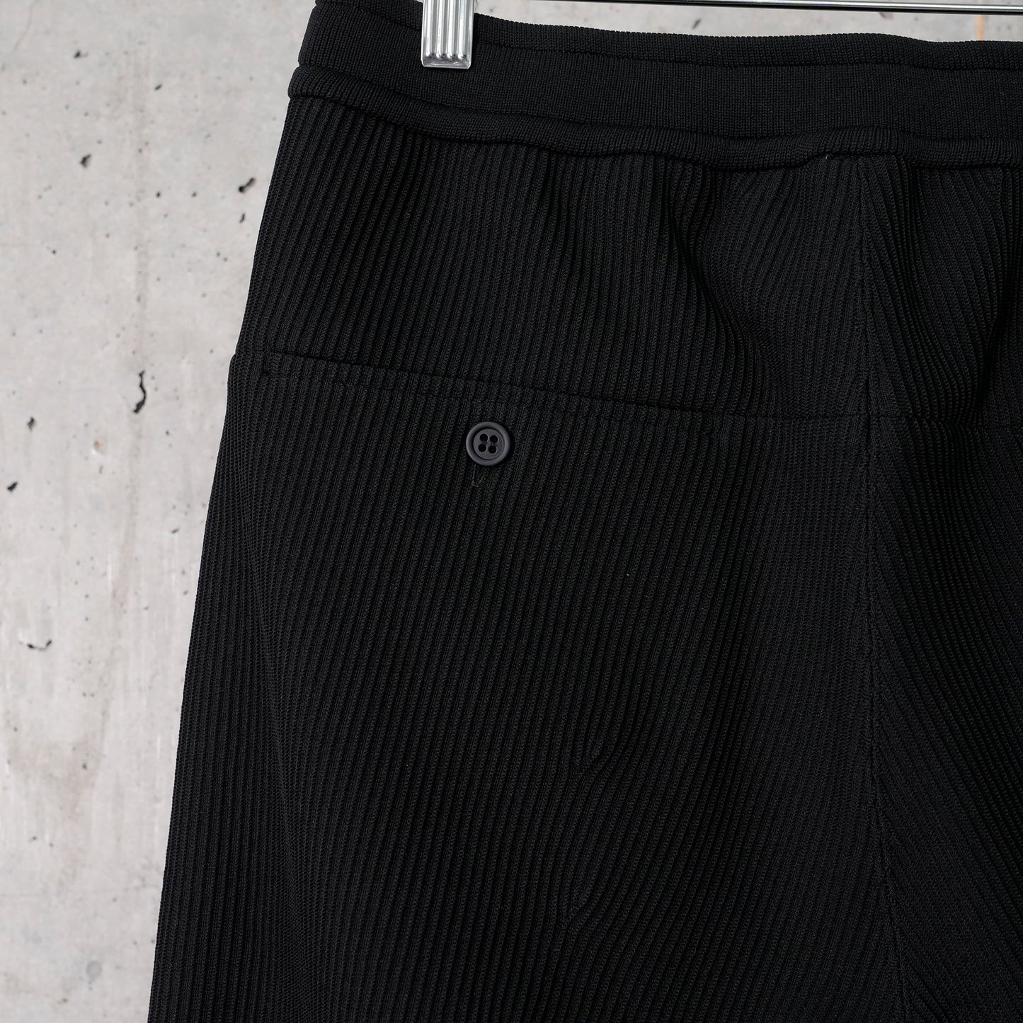 SOFT HYPHA STRAIGHT PANTS / BLACK