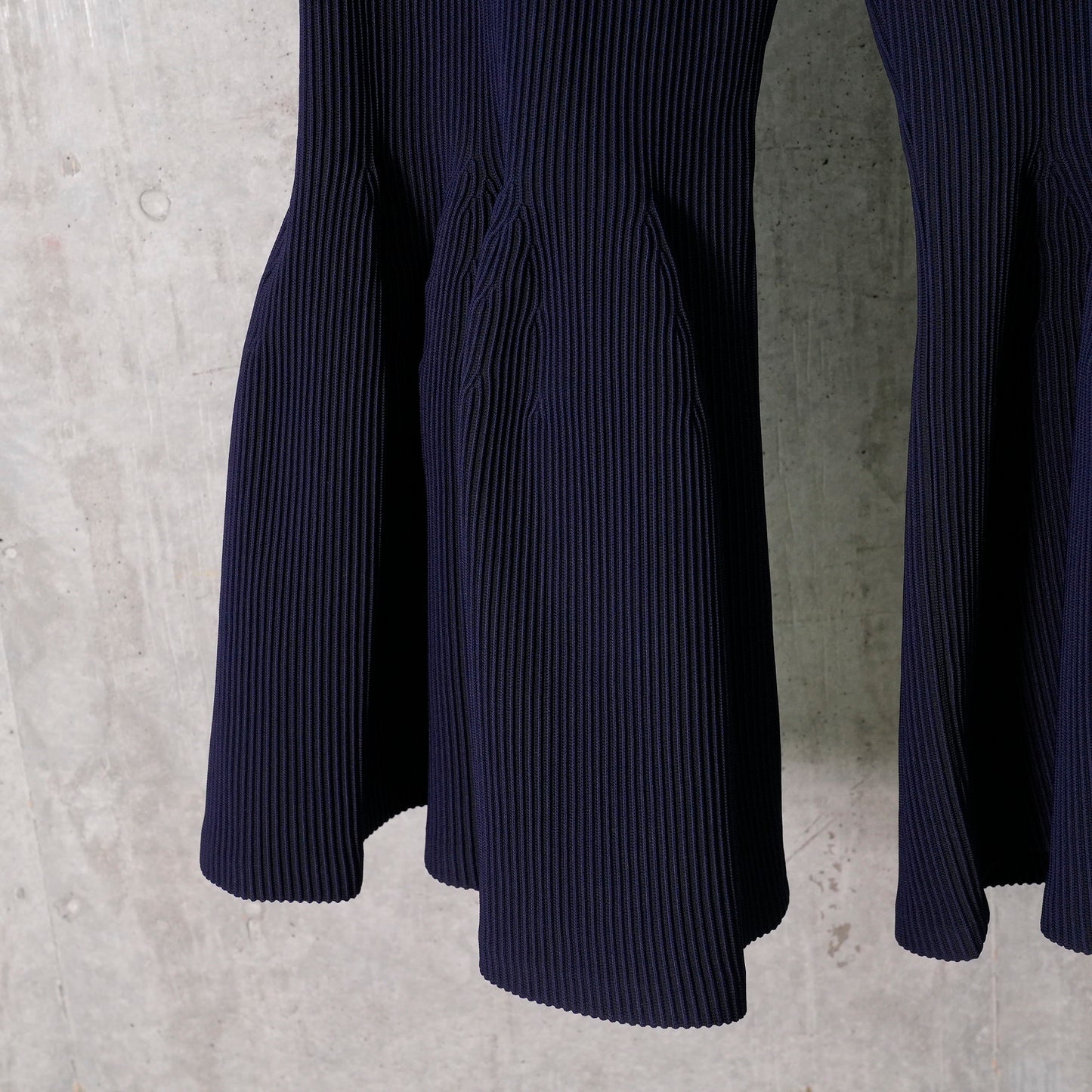 HYPHA BELL BOTTOM PANTS / NAVY BLACK