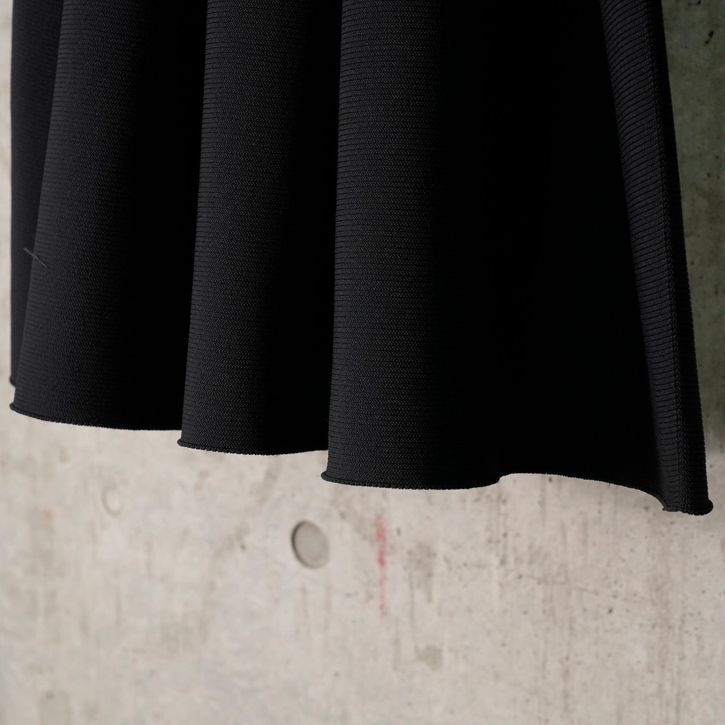 POTTERY MINI SKIRT / BLACK