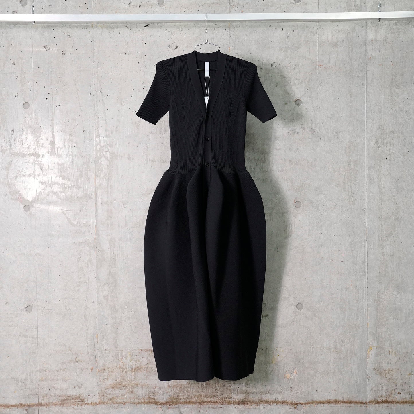 POTTERY SHORT SLEEVE CARDIGAN DRESS / BLACK