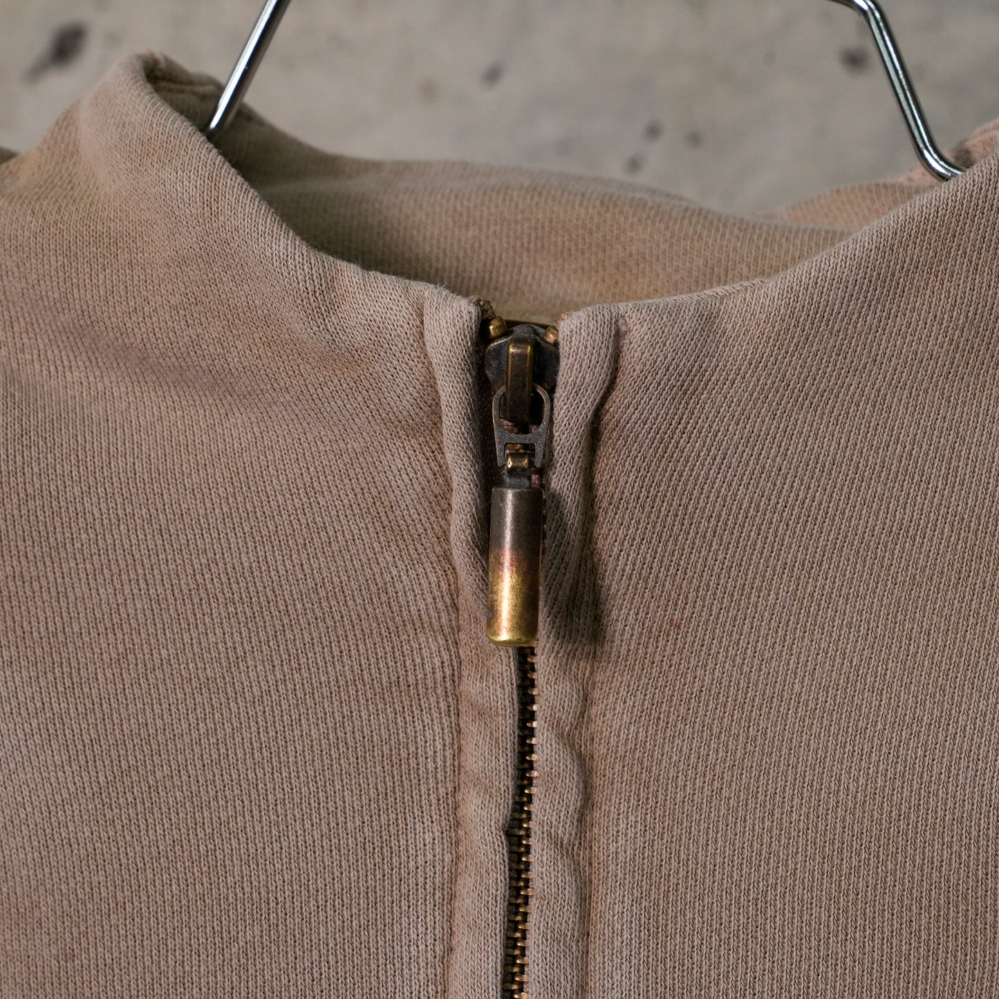 OVERSIZED WASHED HOODIE WITH CINCHED WAIST / FADED TAUPE