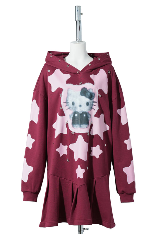 CELINE KWAN x SANRIO HELLO KITTY PLEATED HOODIE DRESS / MAROON/PINK