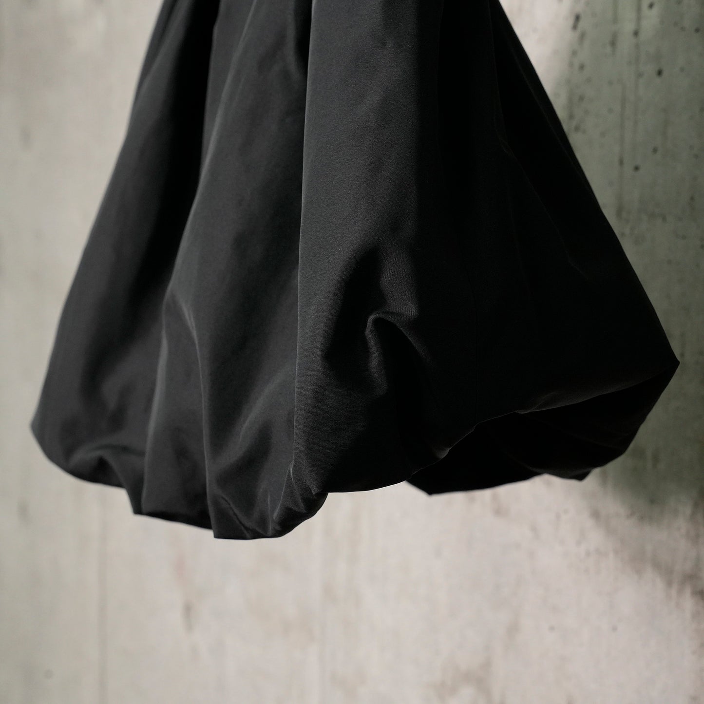 PUFFY SKIRT / BLACK