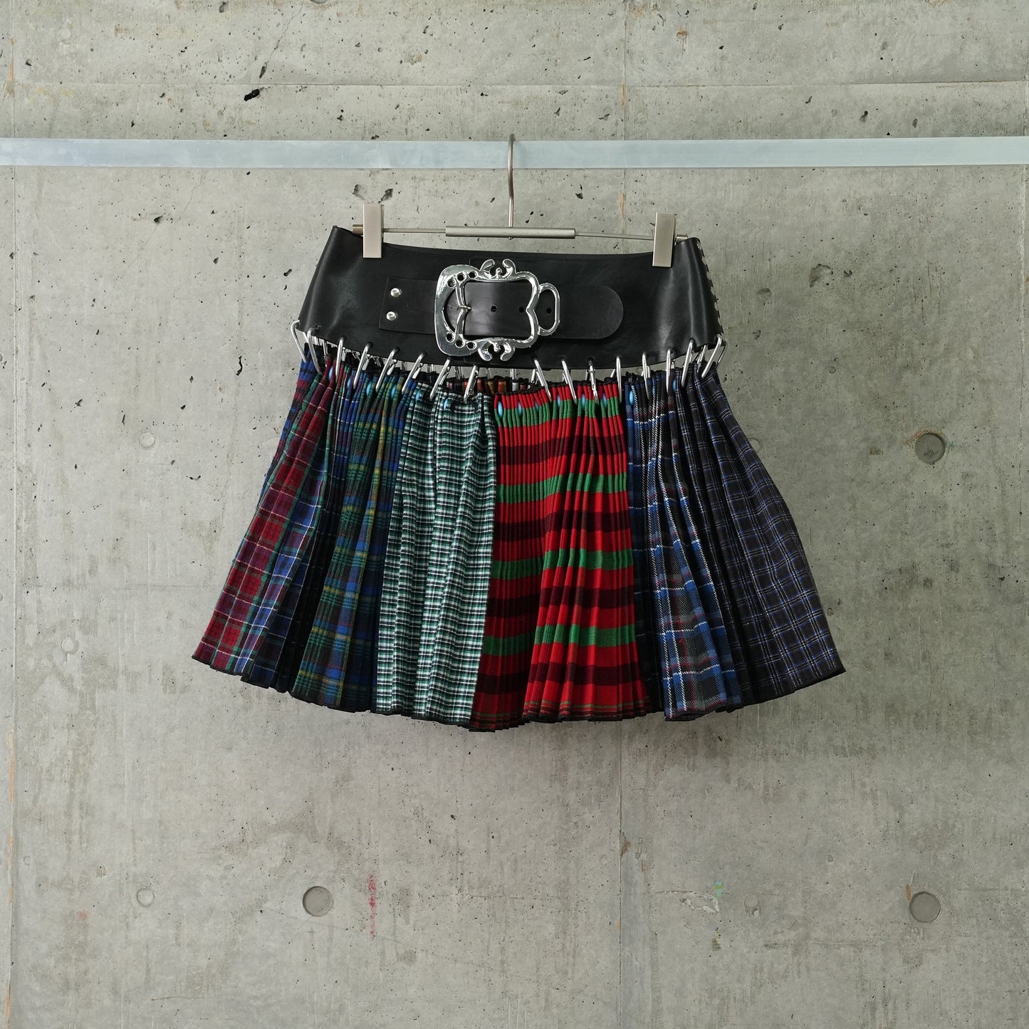 WOOL MINI CARABINER SKIRT / MULTI