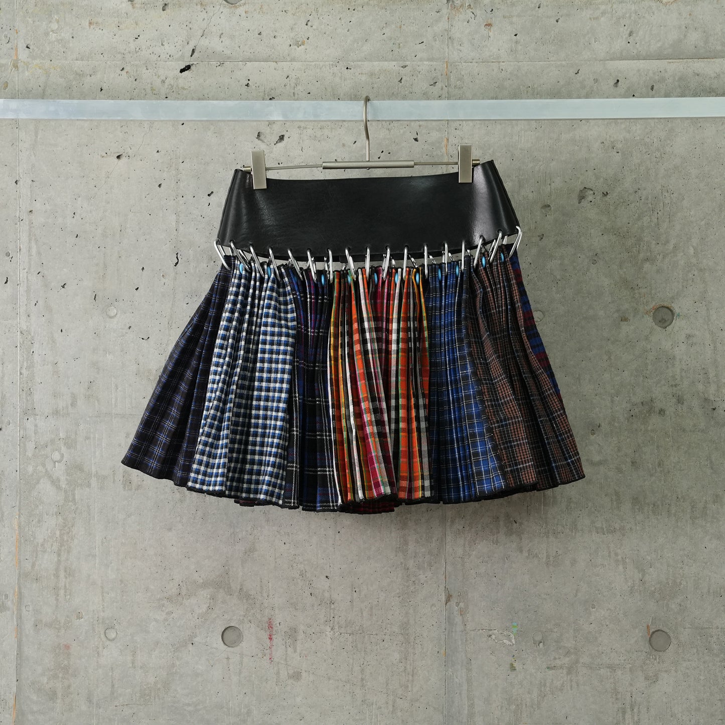 WOOL MINI CARABINER SKIRT / MULTI