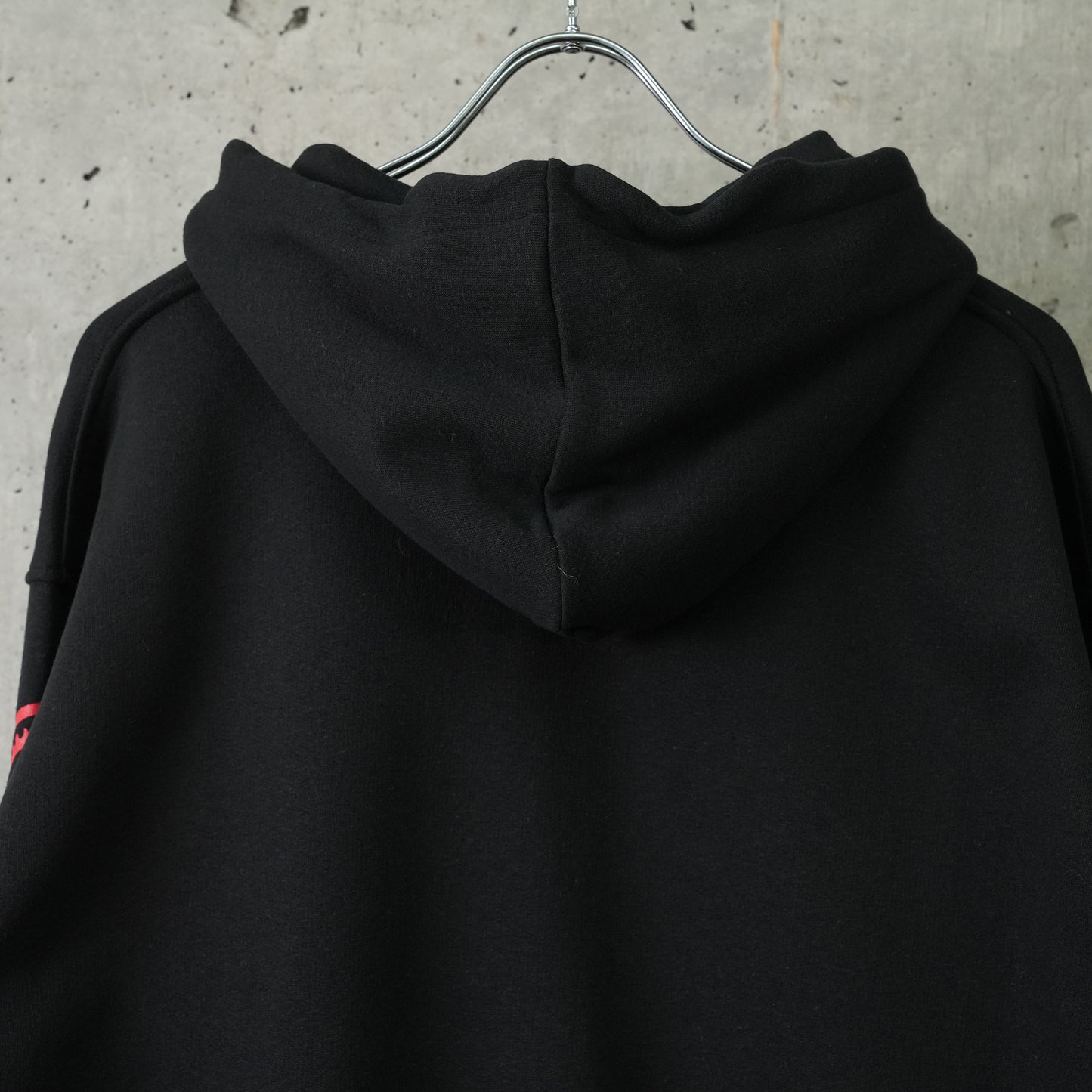 SCREEN PRINTED ZIP UP HOODIE / BLACK