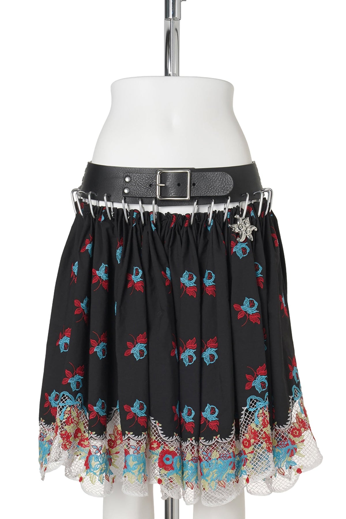 SASHA BRODERIE KNEE CARABINER SKIRT / BLACK