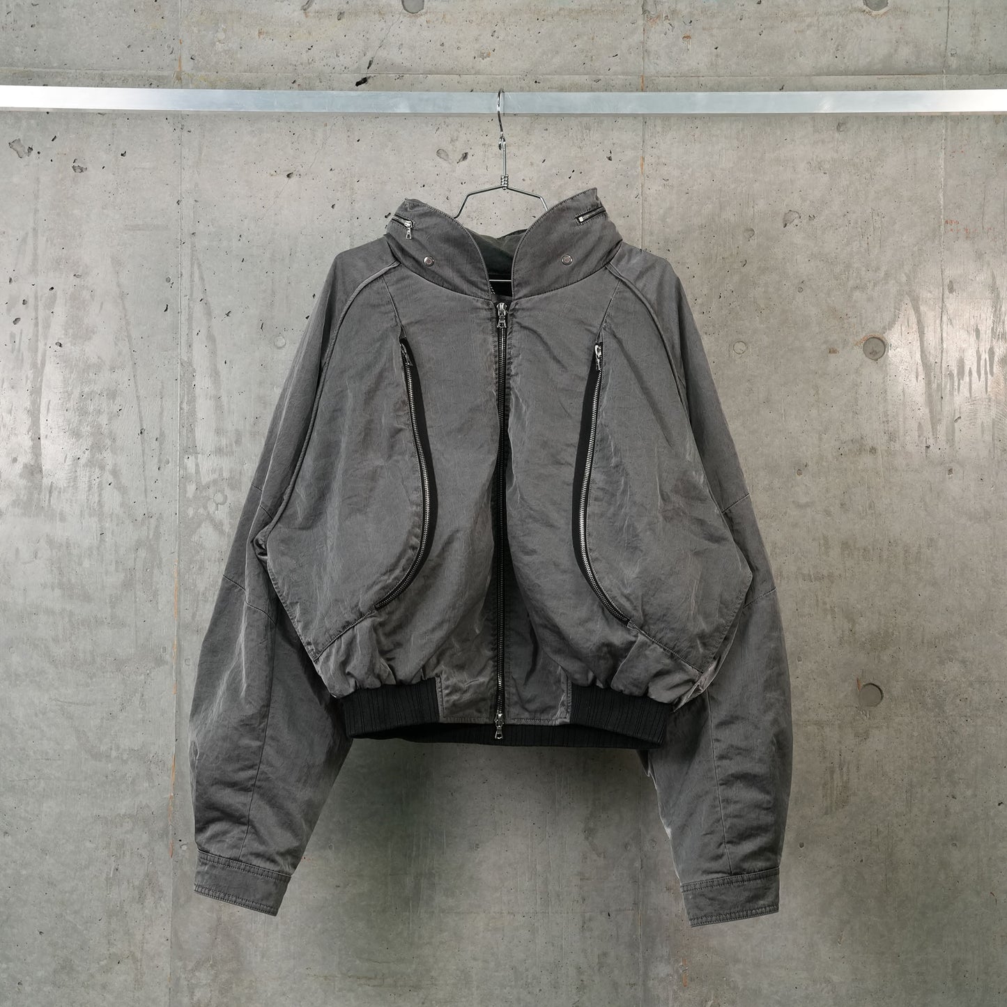 ANATOMICAL PARACHUTE BOMBER / ANTHRACITE