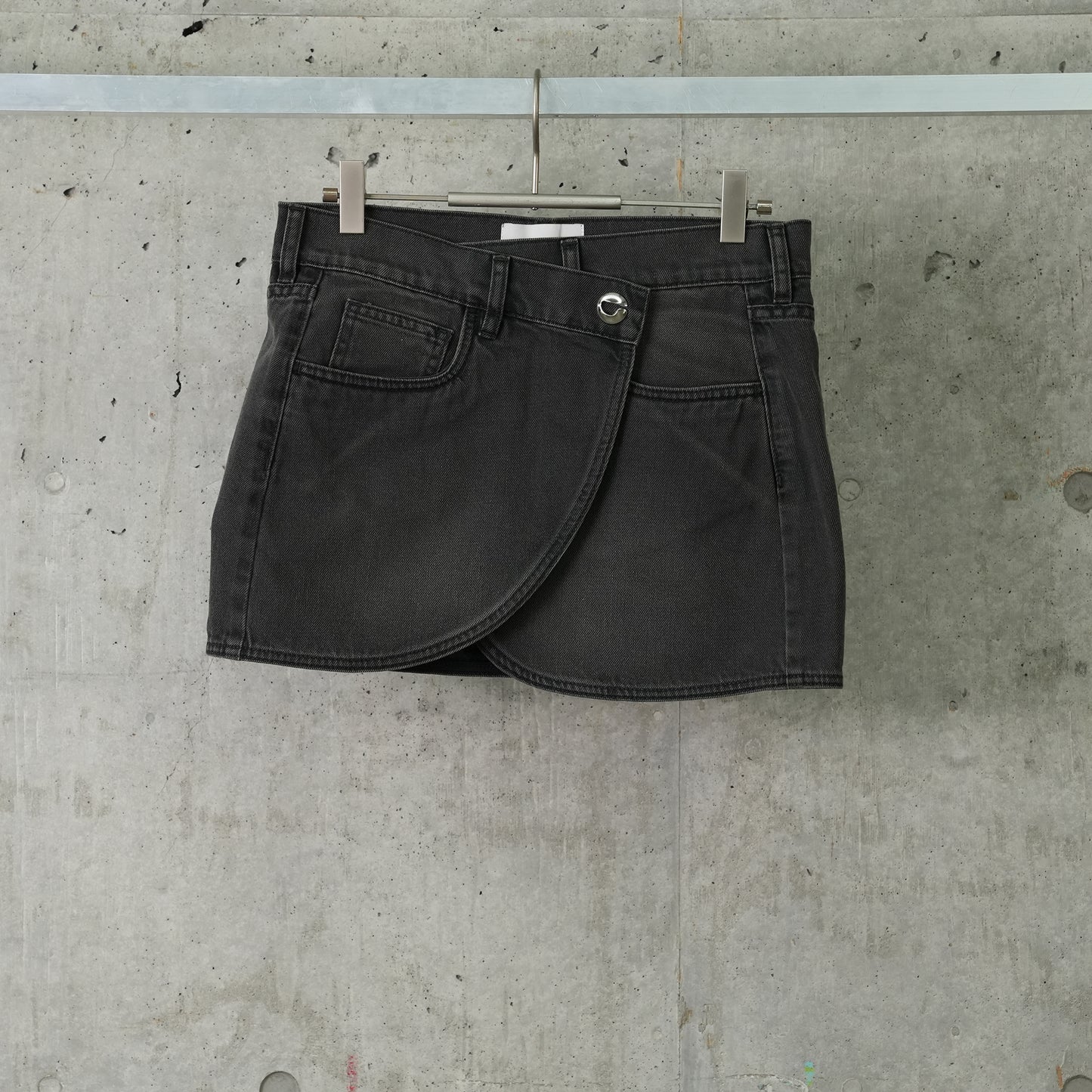 DENIM MINI SKIRT / GREY