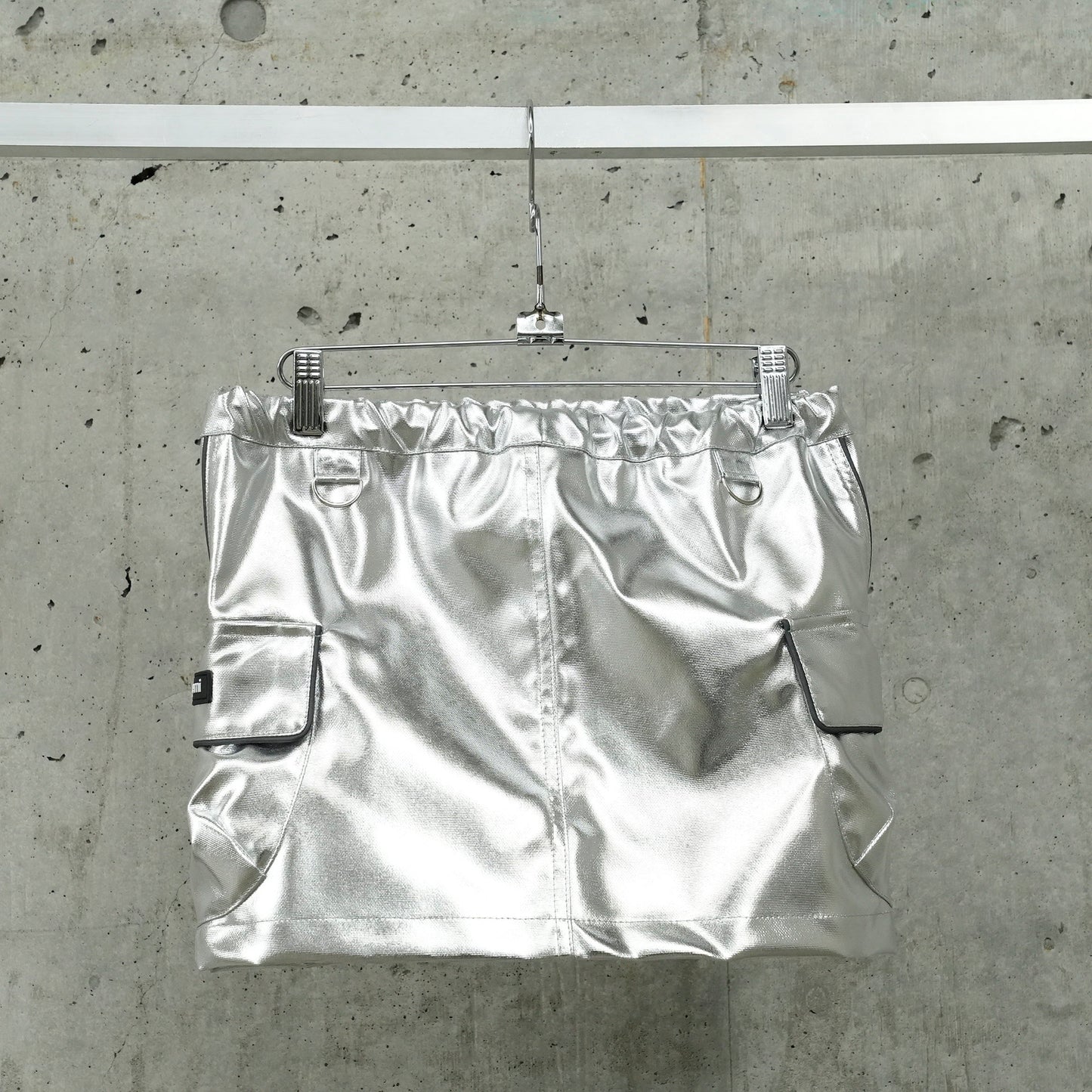 CARGO MINI SKIRT / SILVER