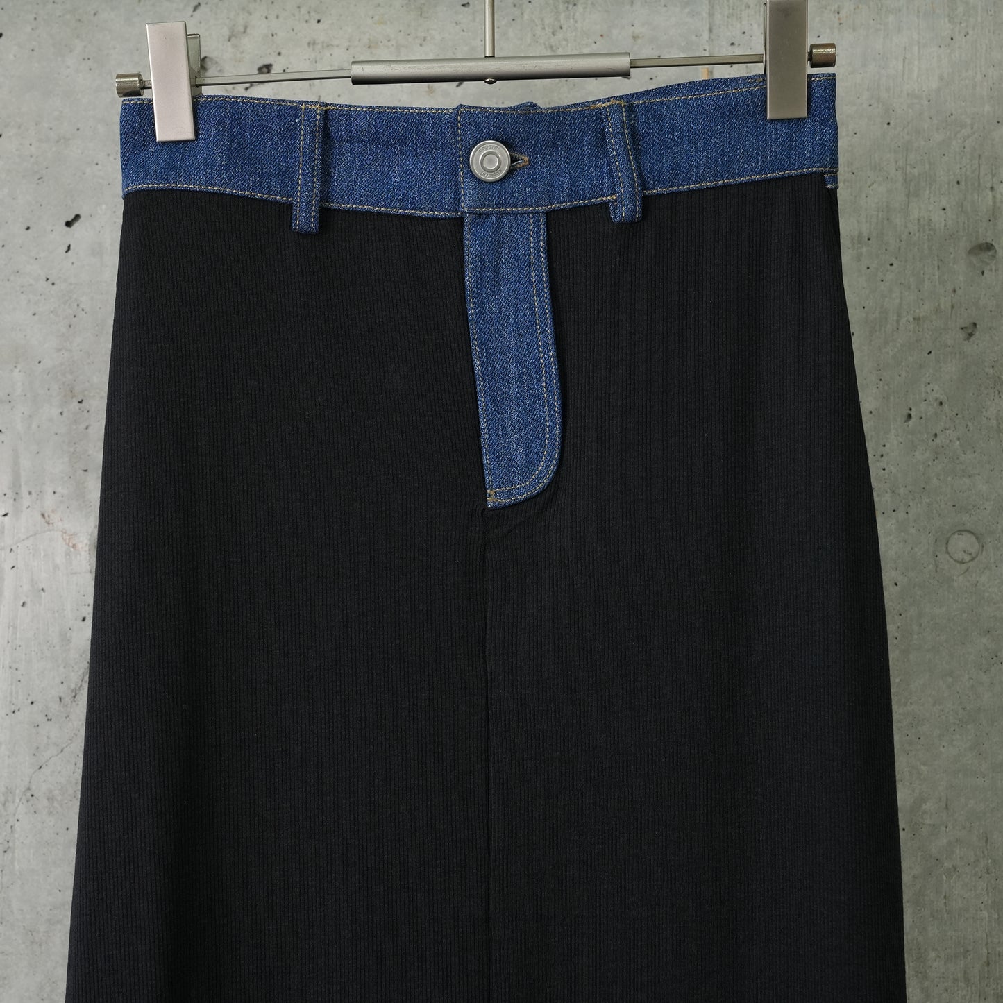 SECOND SKIN RIB DENIM SKIRT / BLACK