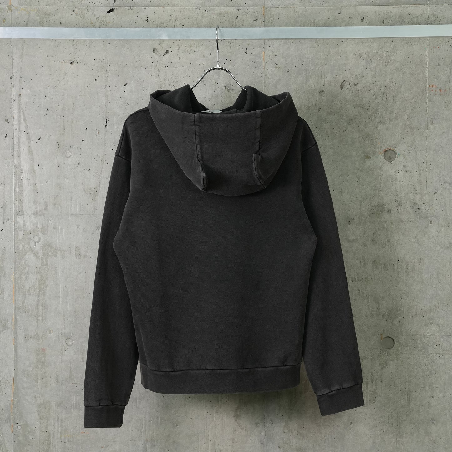 WASHED HORN HOODIE / BLACK AND BLUE