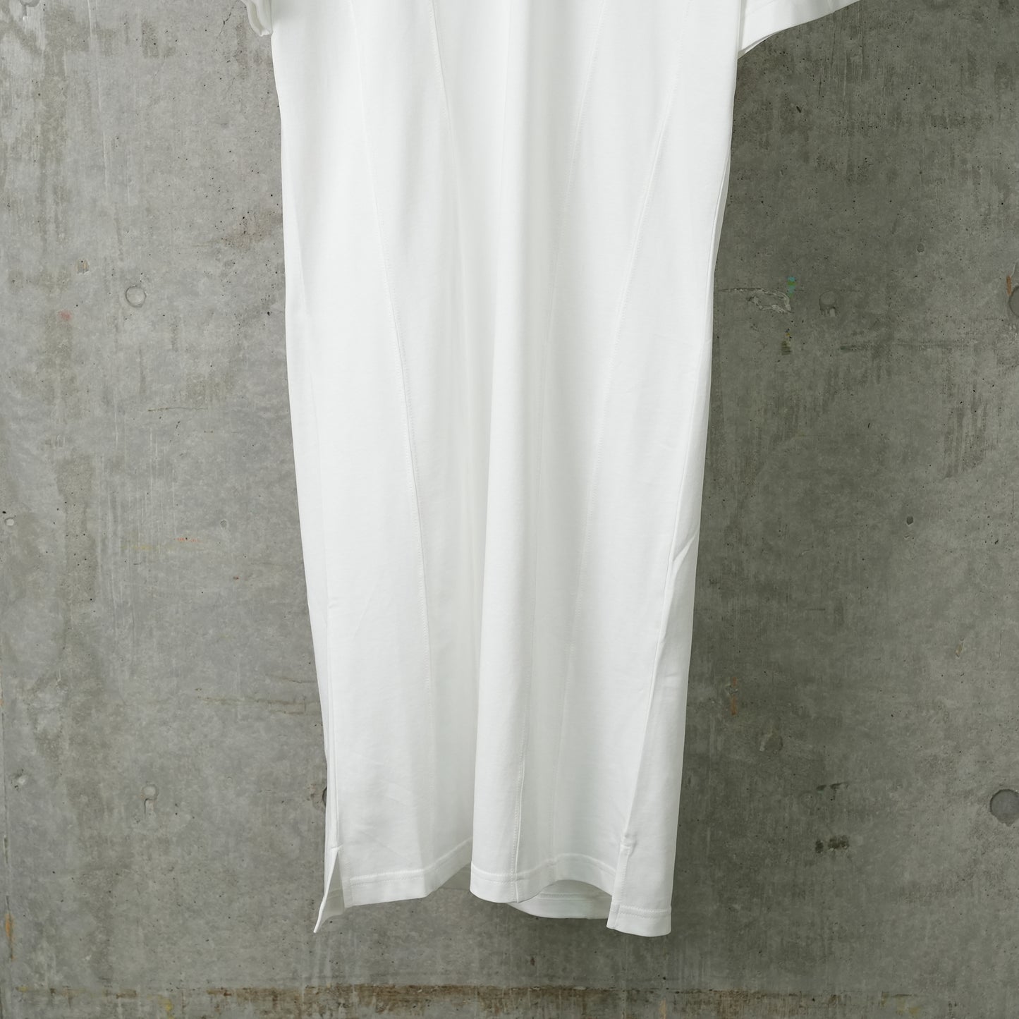 ZIPPER NECK DRESS / WHITE