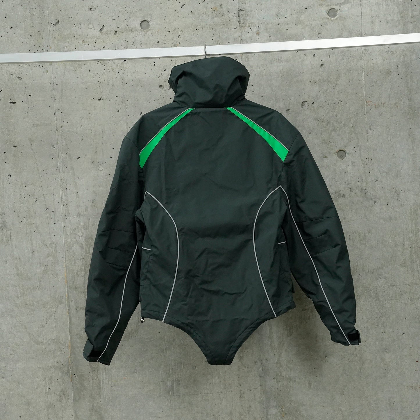 BODY JACKET / GREEN