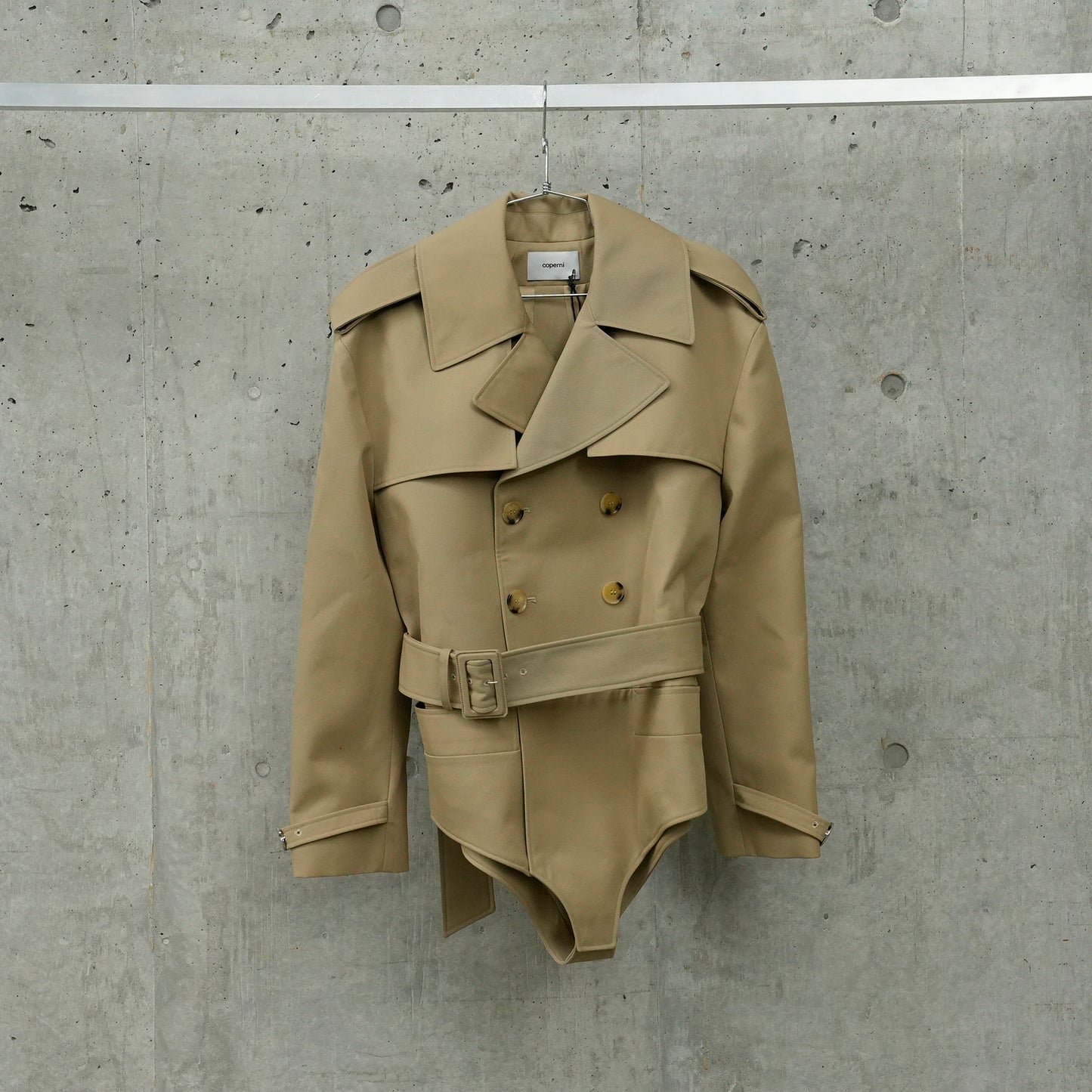 BODY TRENCH COAT / BEIGE