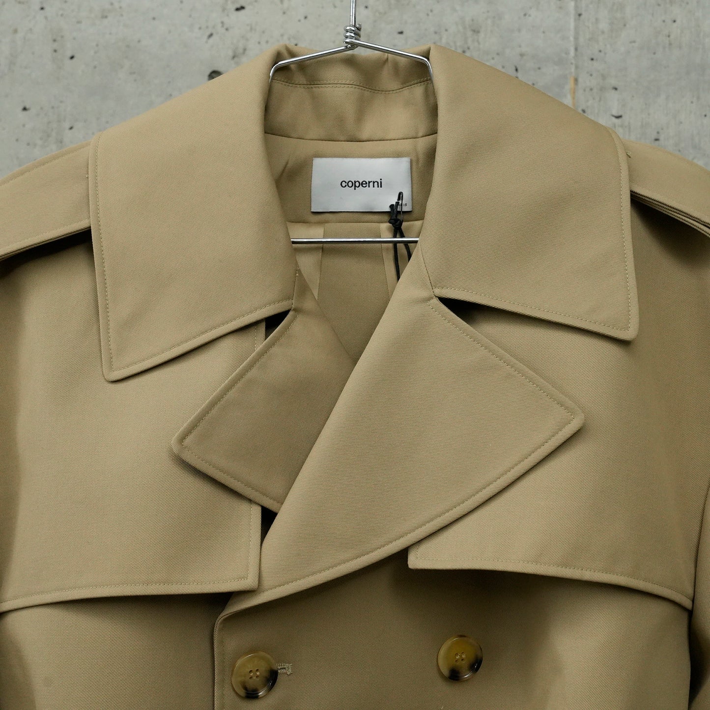 BODY TRENCH COAT / BEIGE