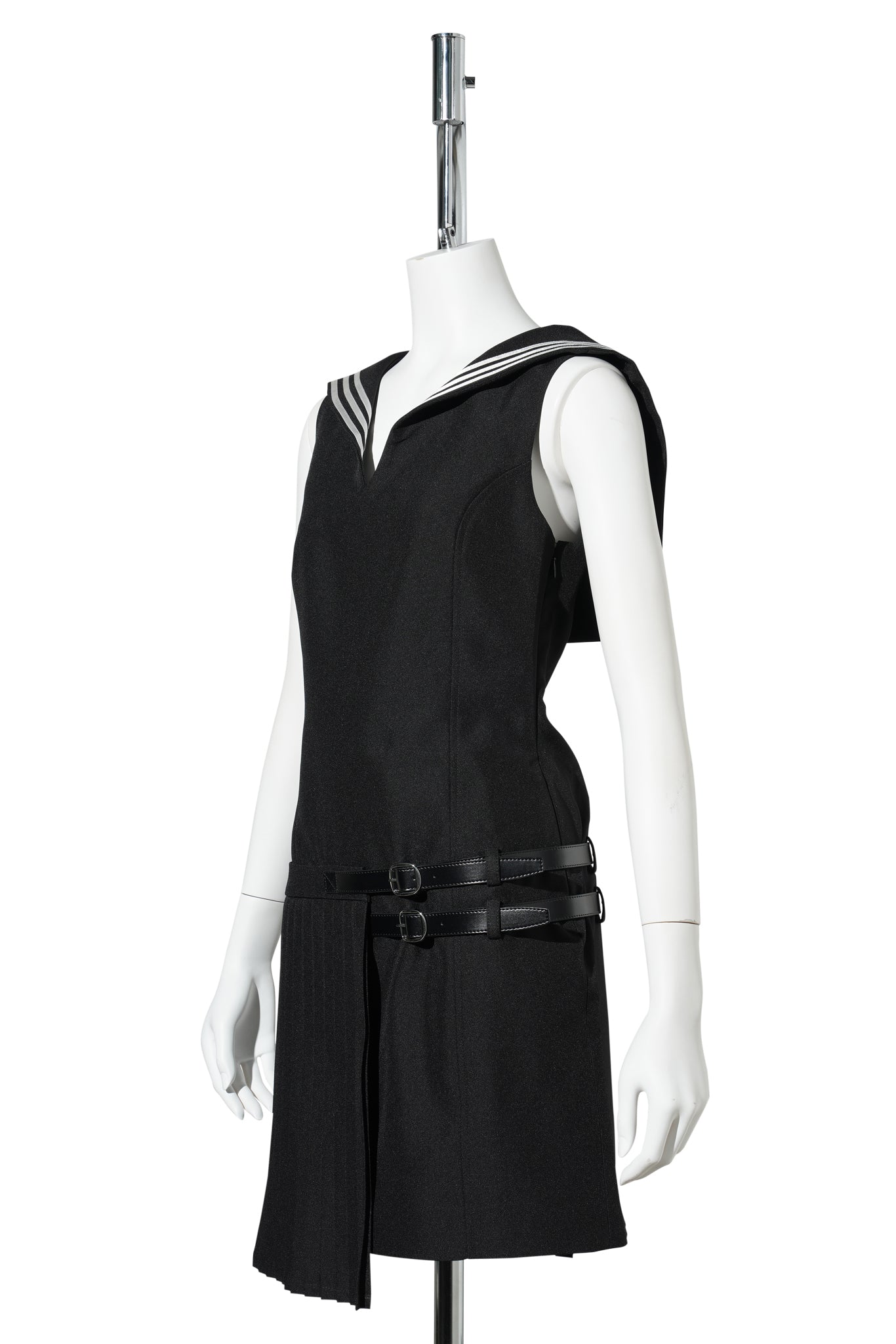 PLEATED UNIFORM DRESS / BLACK