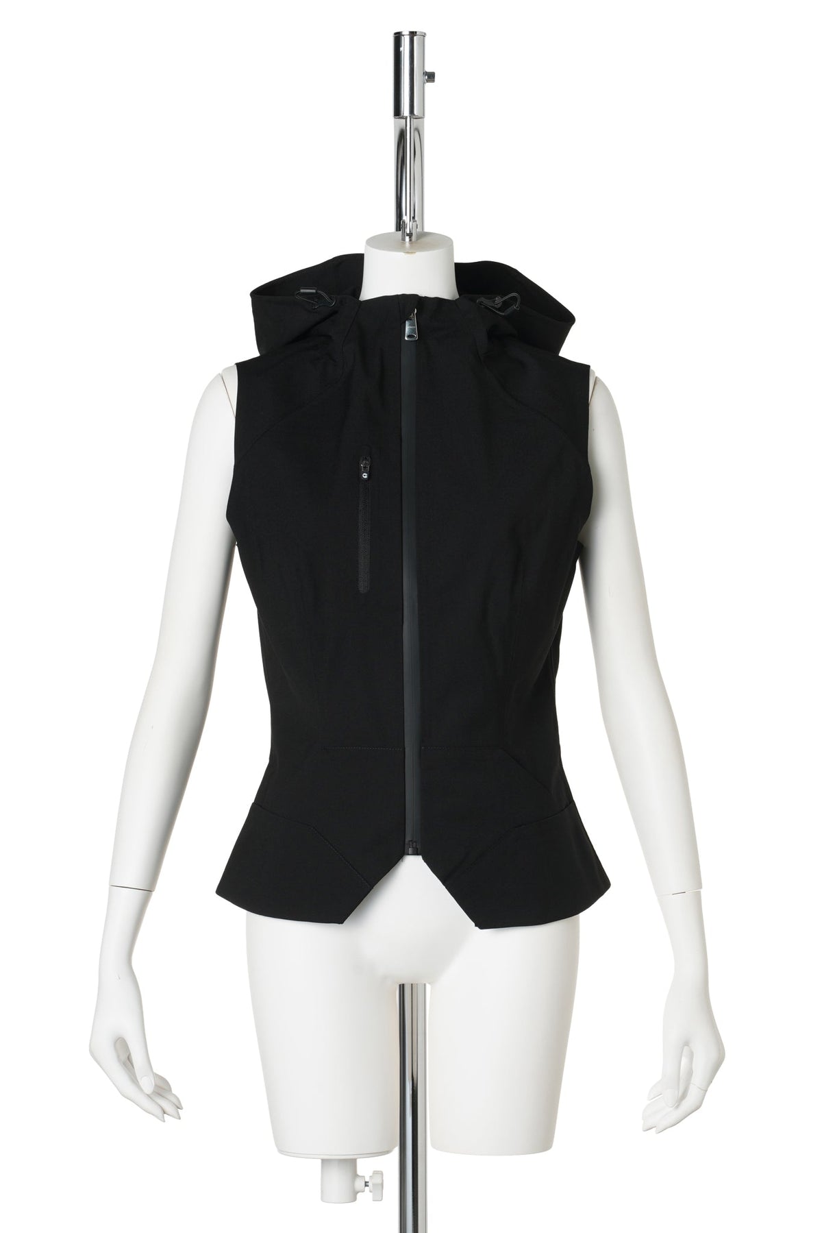 TECHNICAL TAILORED HOODED VEST / BLACK