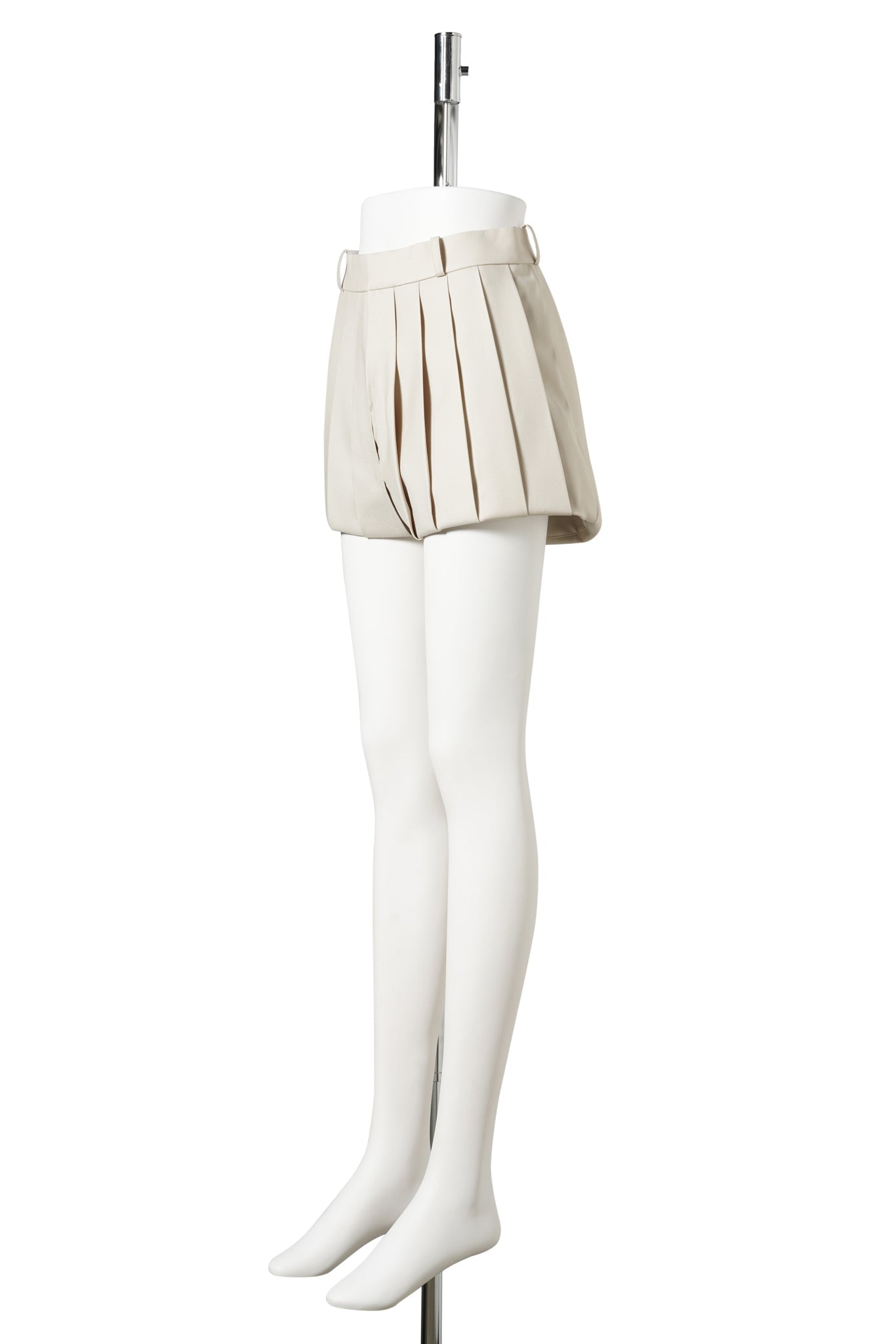 WOVEN MULTI PLEATS SHORTS / BEIGE