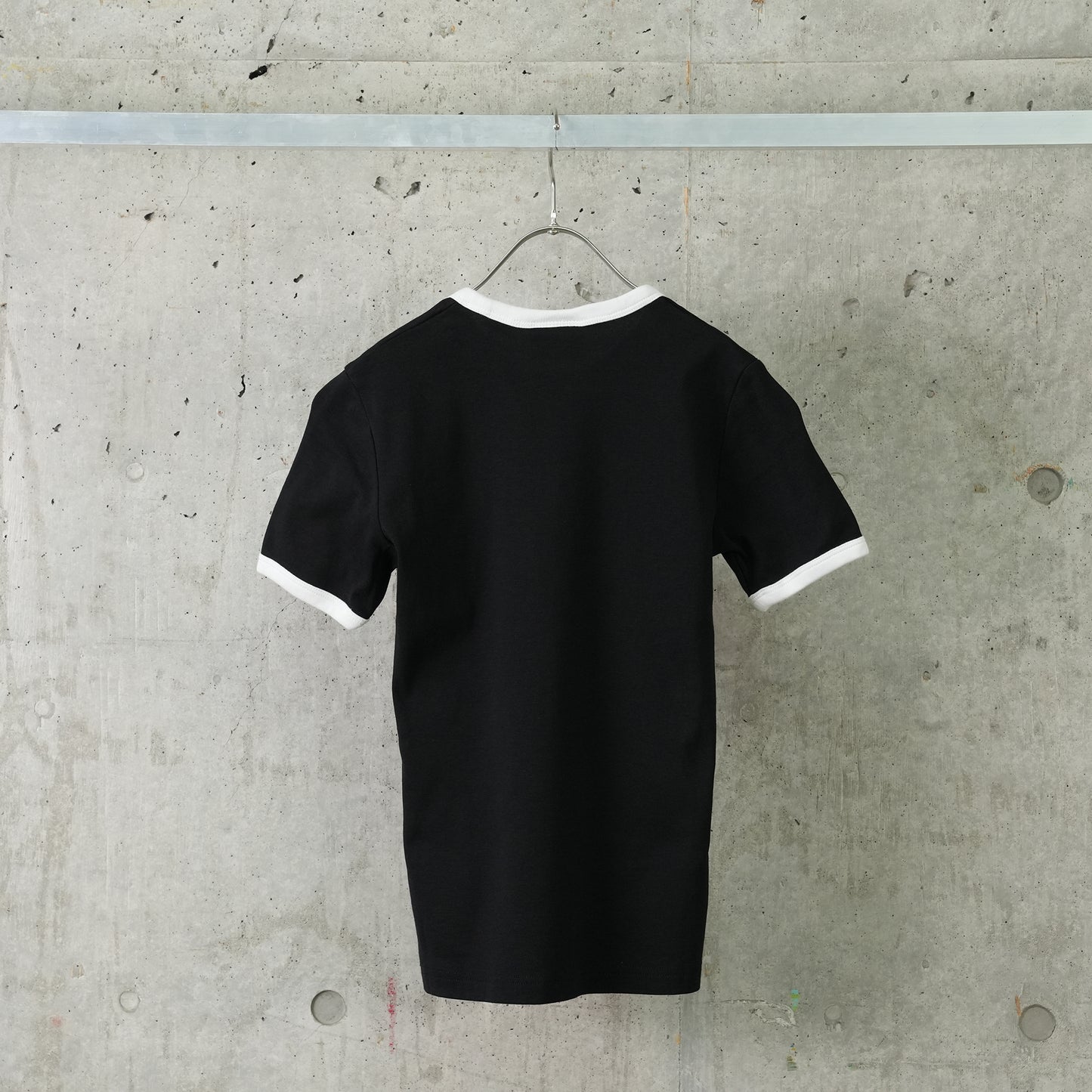 T-SHIRT SIGNATURE CONTRAST / 9901:BLACK/HERITAGE WHITE