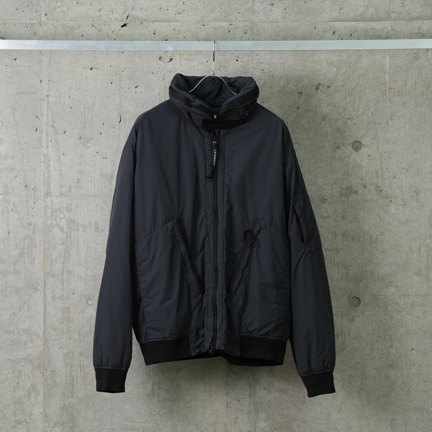 SHORT JACKET IN FLATT NYLON / 995:BLACK SAND