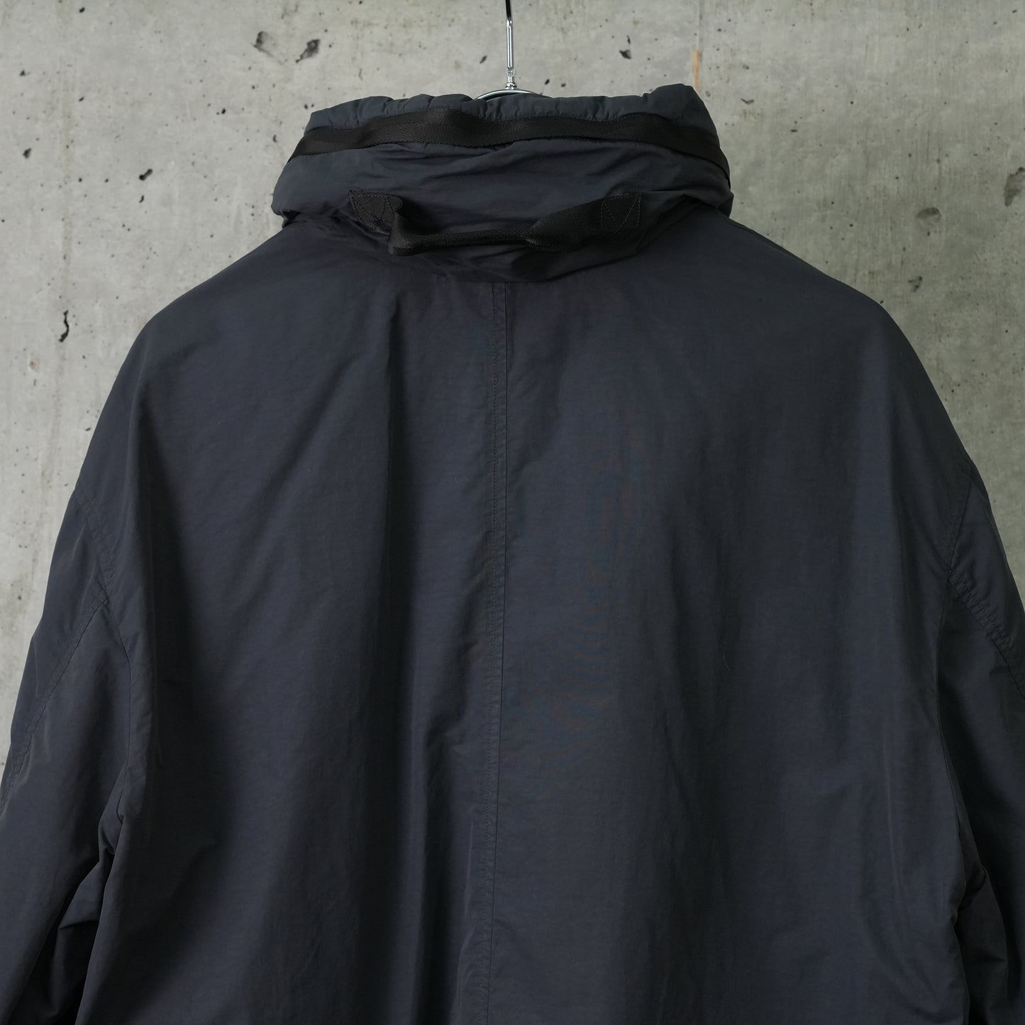 SHORT JACKET IN FLATT NYLON / 995:BLACK SAND