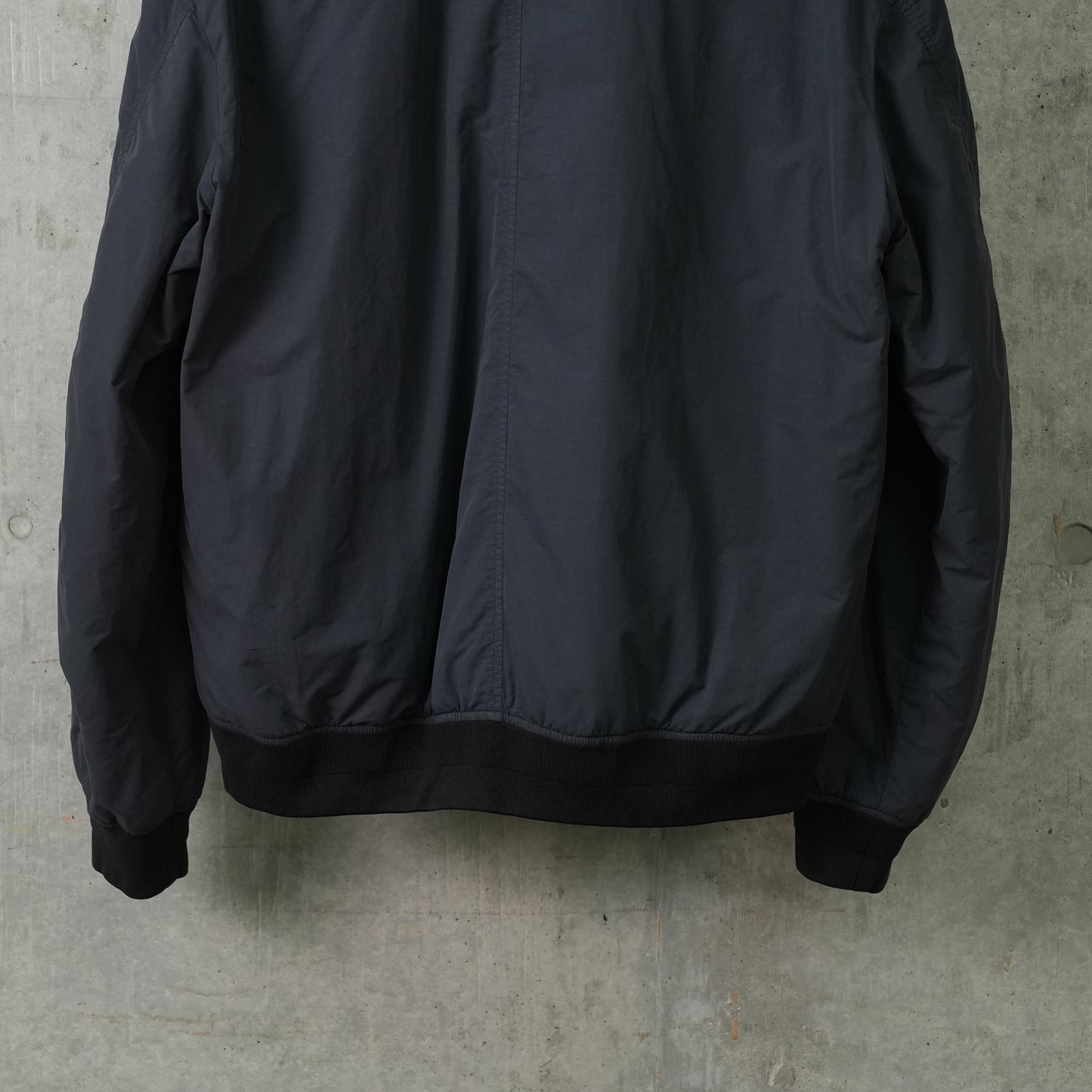 SHORT JACKET IN FLATT NYLON / 995:BLACK SAND