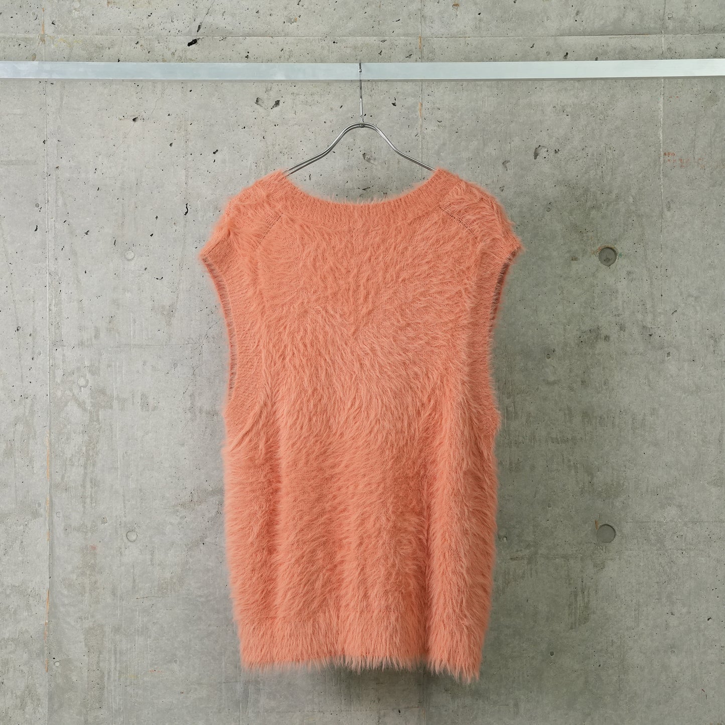 VAL FLUFFY YARN VEST / BLUSH