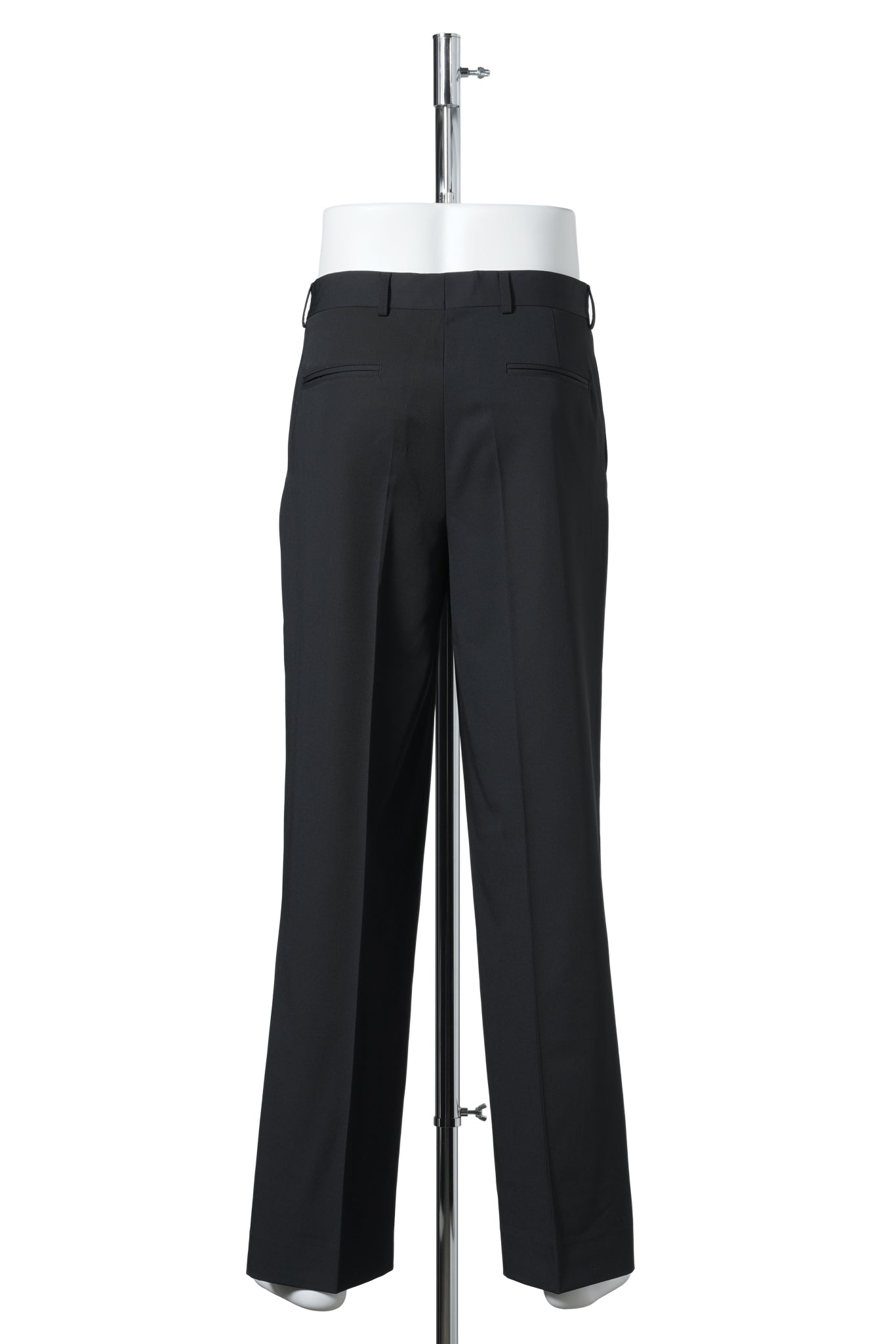 FLAT FRONT RELAXED-FIT TROUSER WITH STRAIGHT LEG. / BLACK