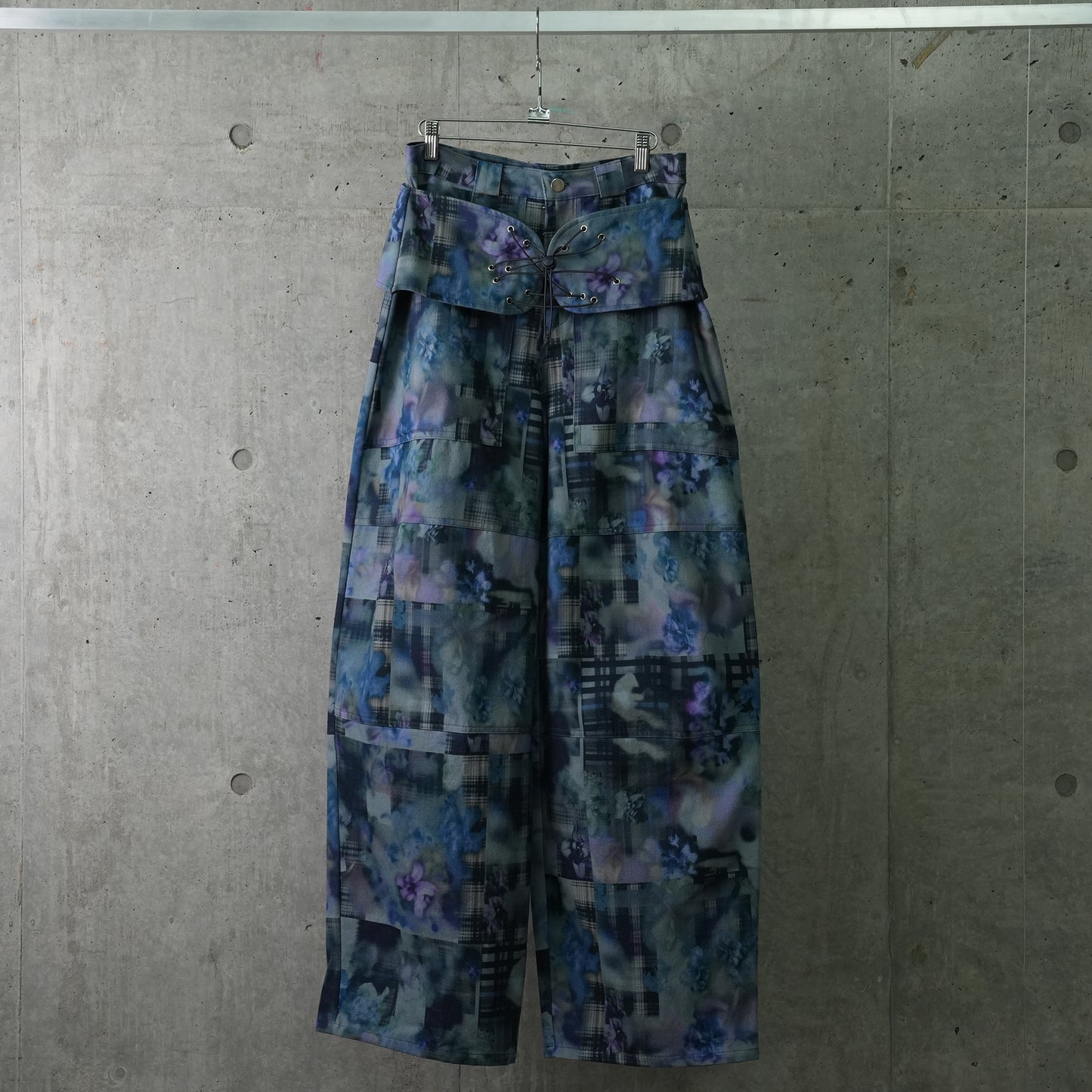 BUNGEE PANT / NAVY GARDEN BLUR