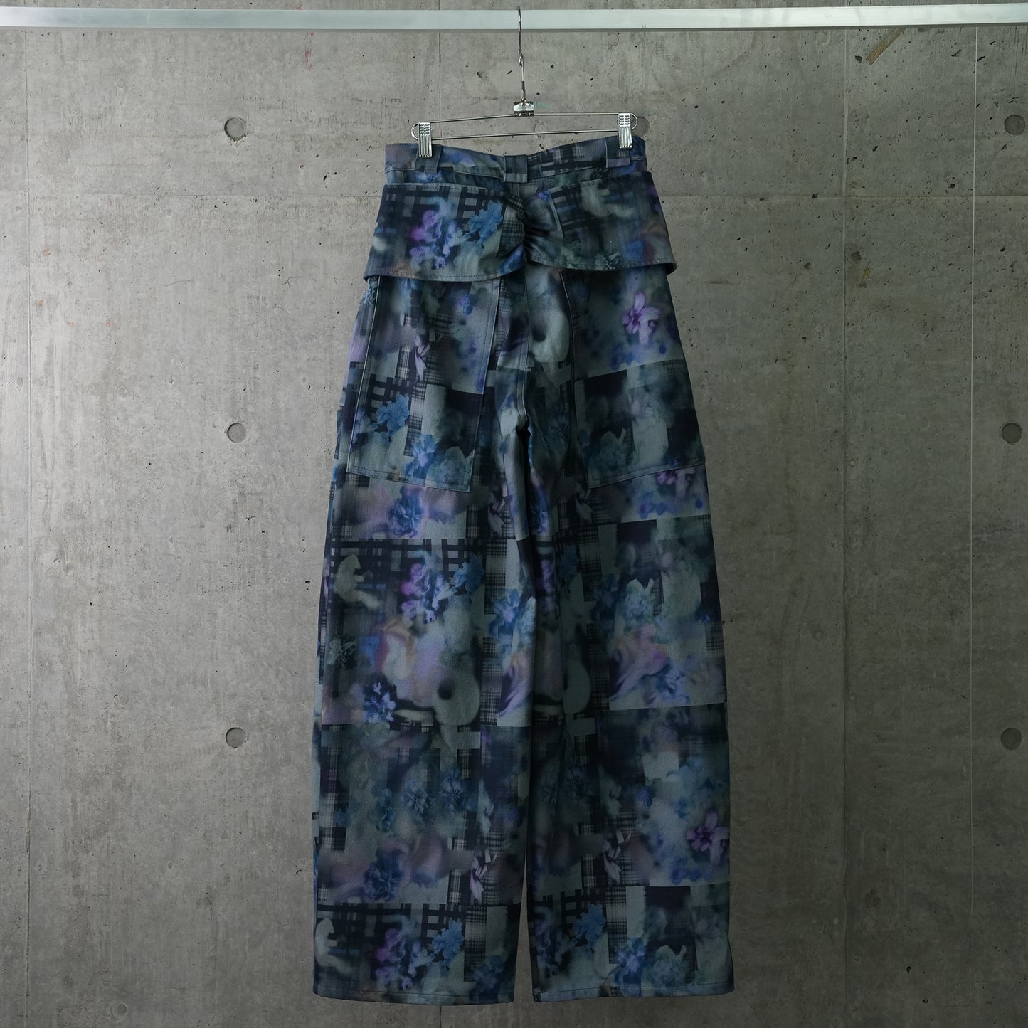 BUNGEE PANT / NAVY GARDEN BLUR