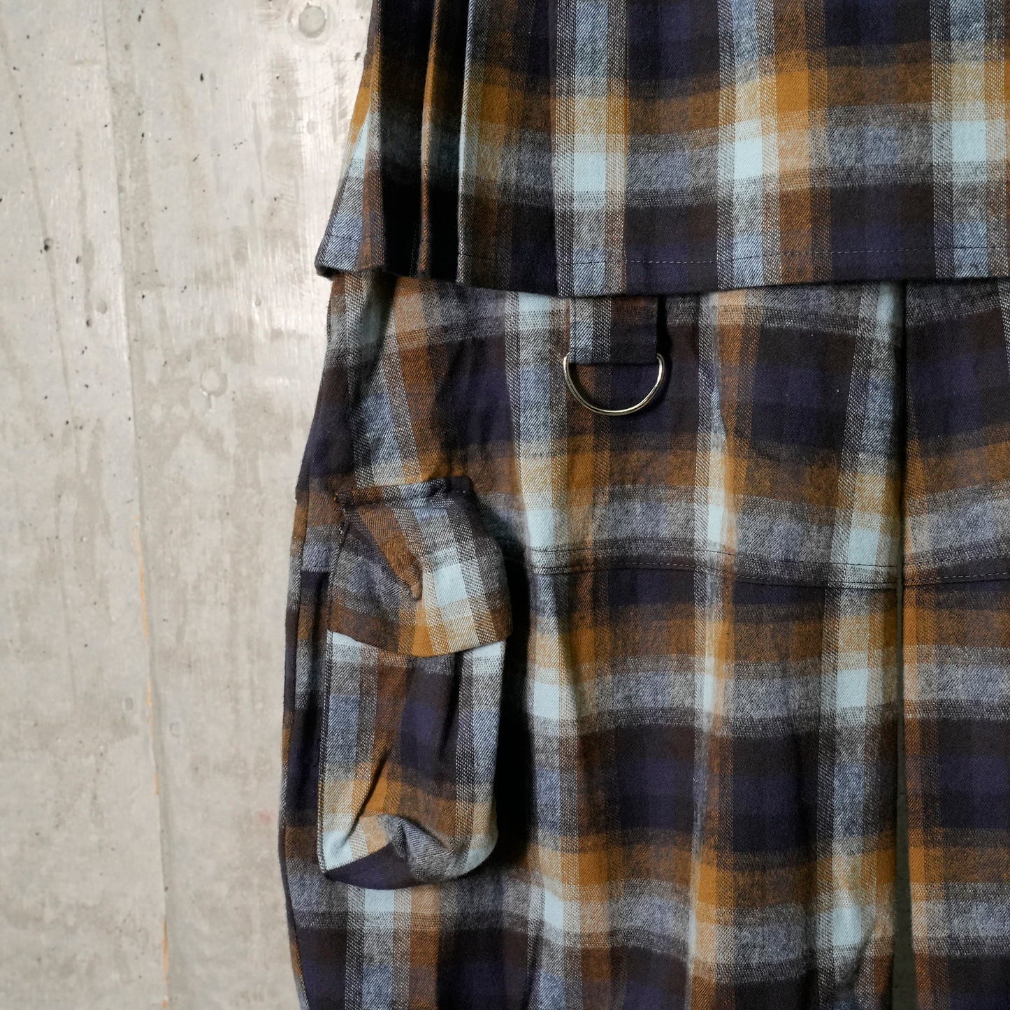 LAWN SKIRT CARGO PANT / NAVY CAMEL PLAID