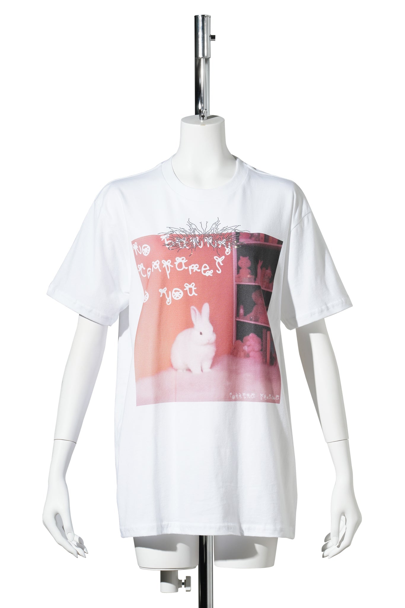 RHINESTONE GRAPHIC TEE / NO BUNNY COMPARES