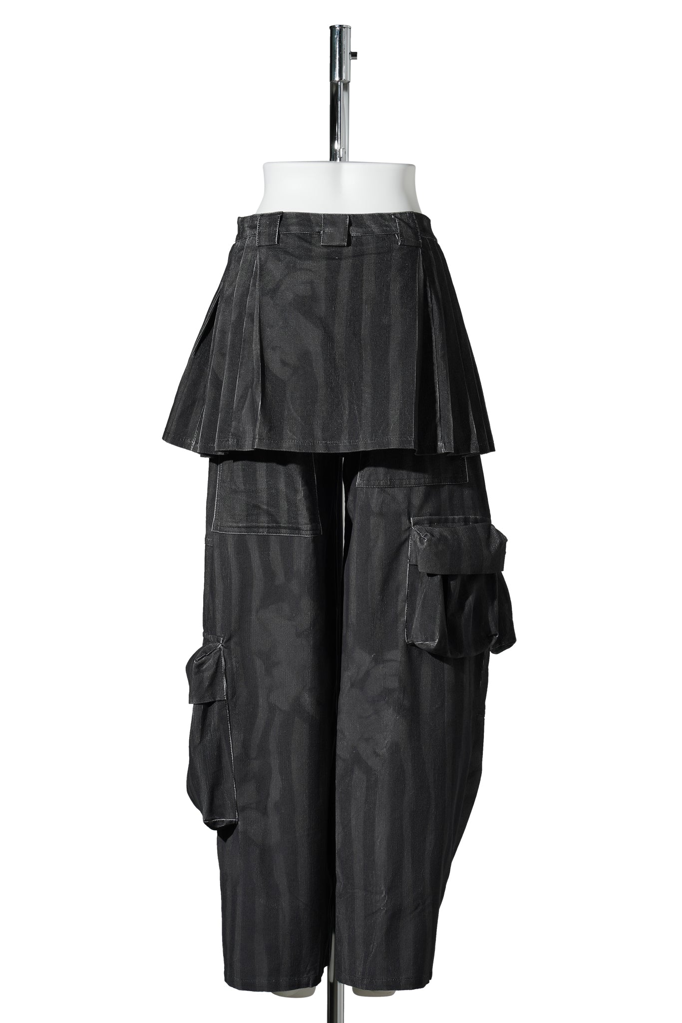 LAWN SKIRT CARGO PANT / BLACK WAVY FLOWER STRIPE