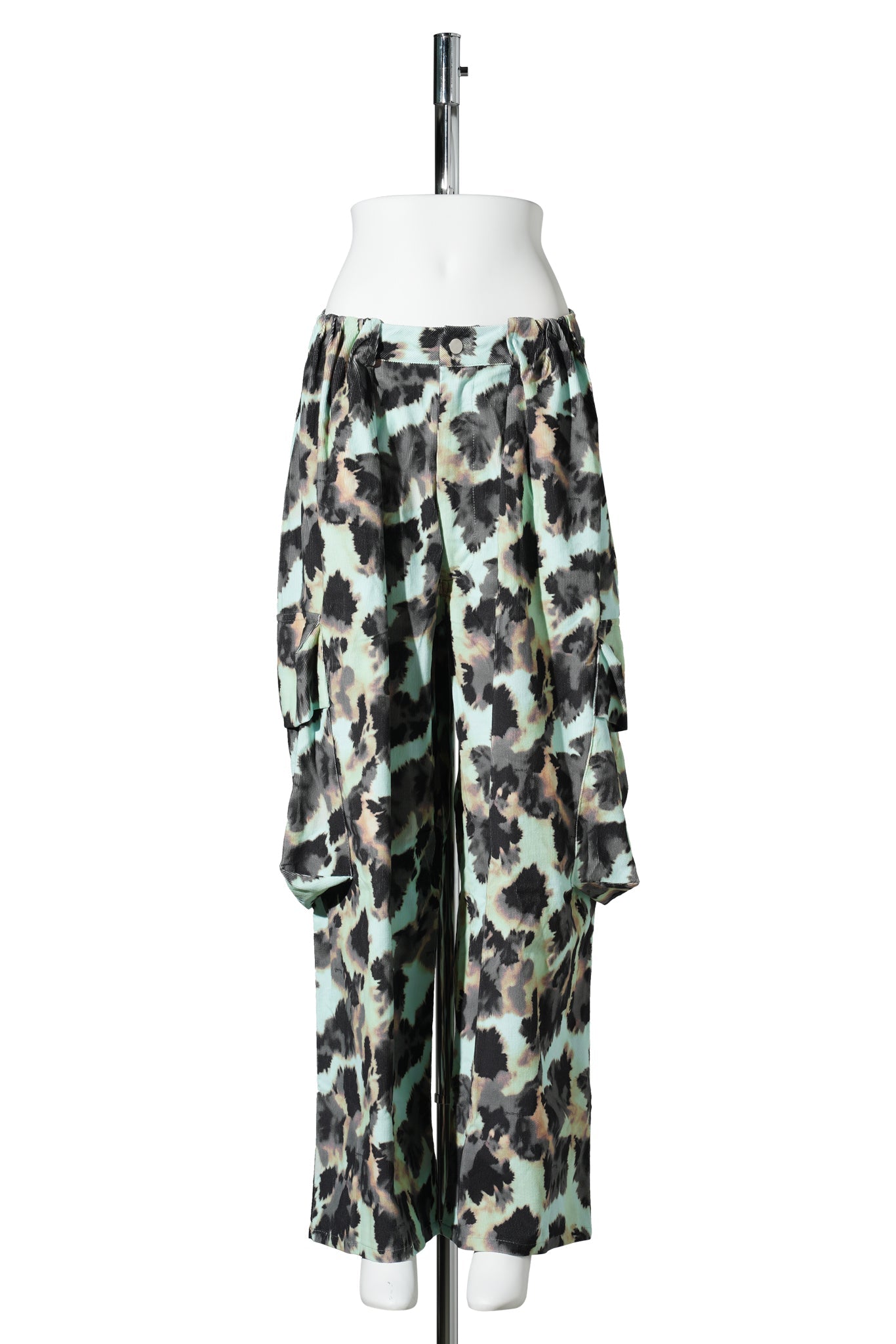PLEATED CARGO PANT / SNOW LEOPARD