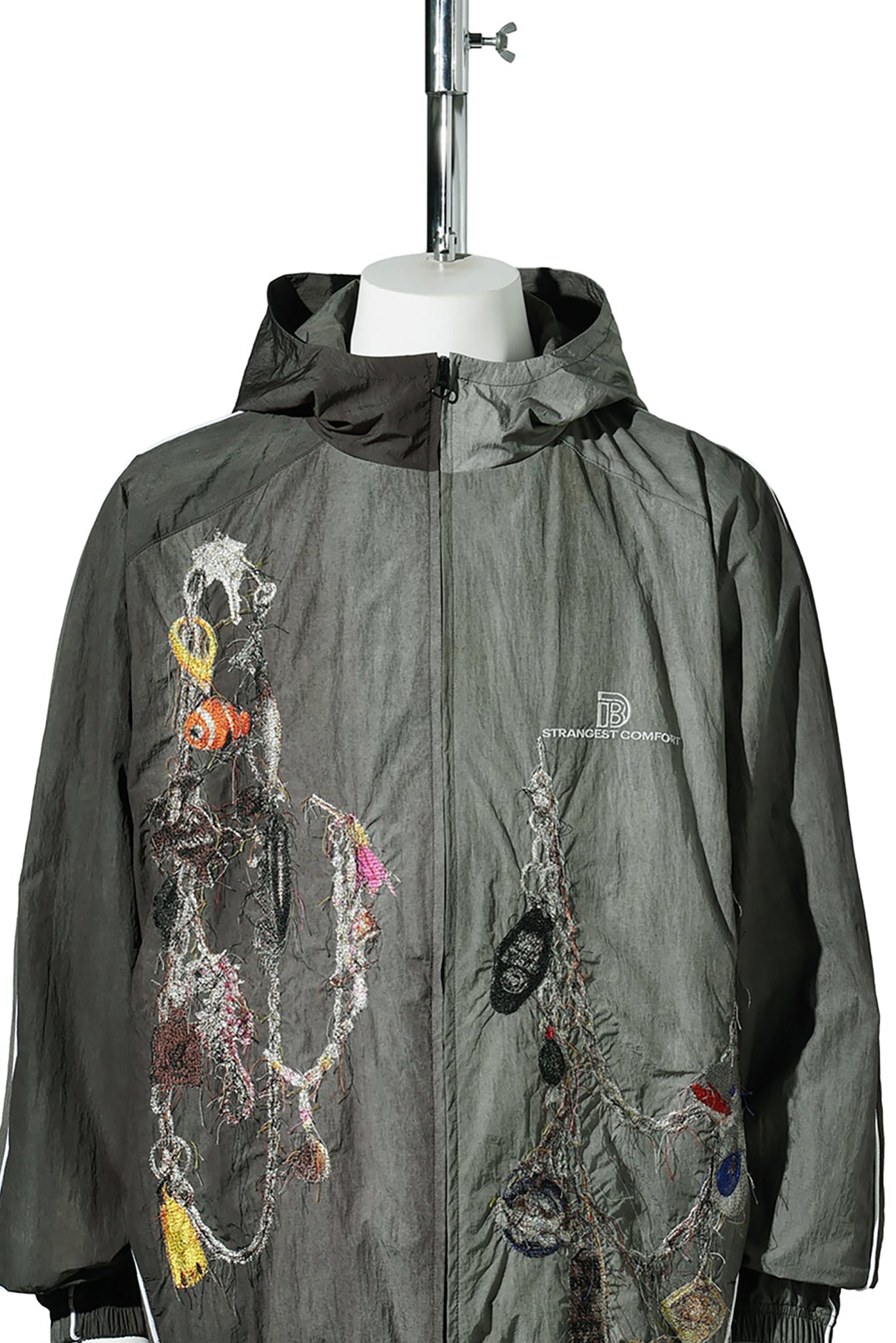 EMBROIDERED CAHIN TRACK JACKET / CHARCORL