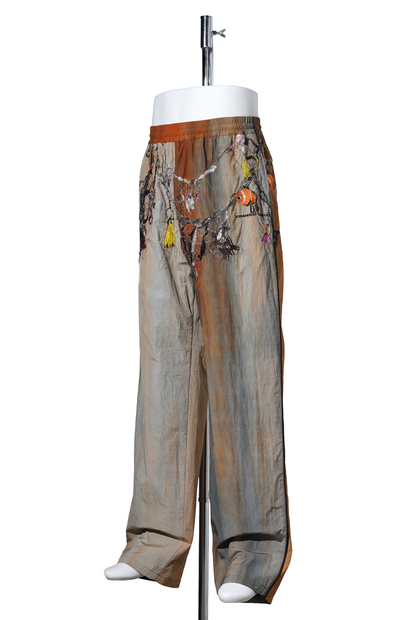 EMBROIDERED CAHIN TRACK PANTS / BROWN