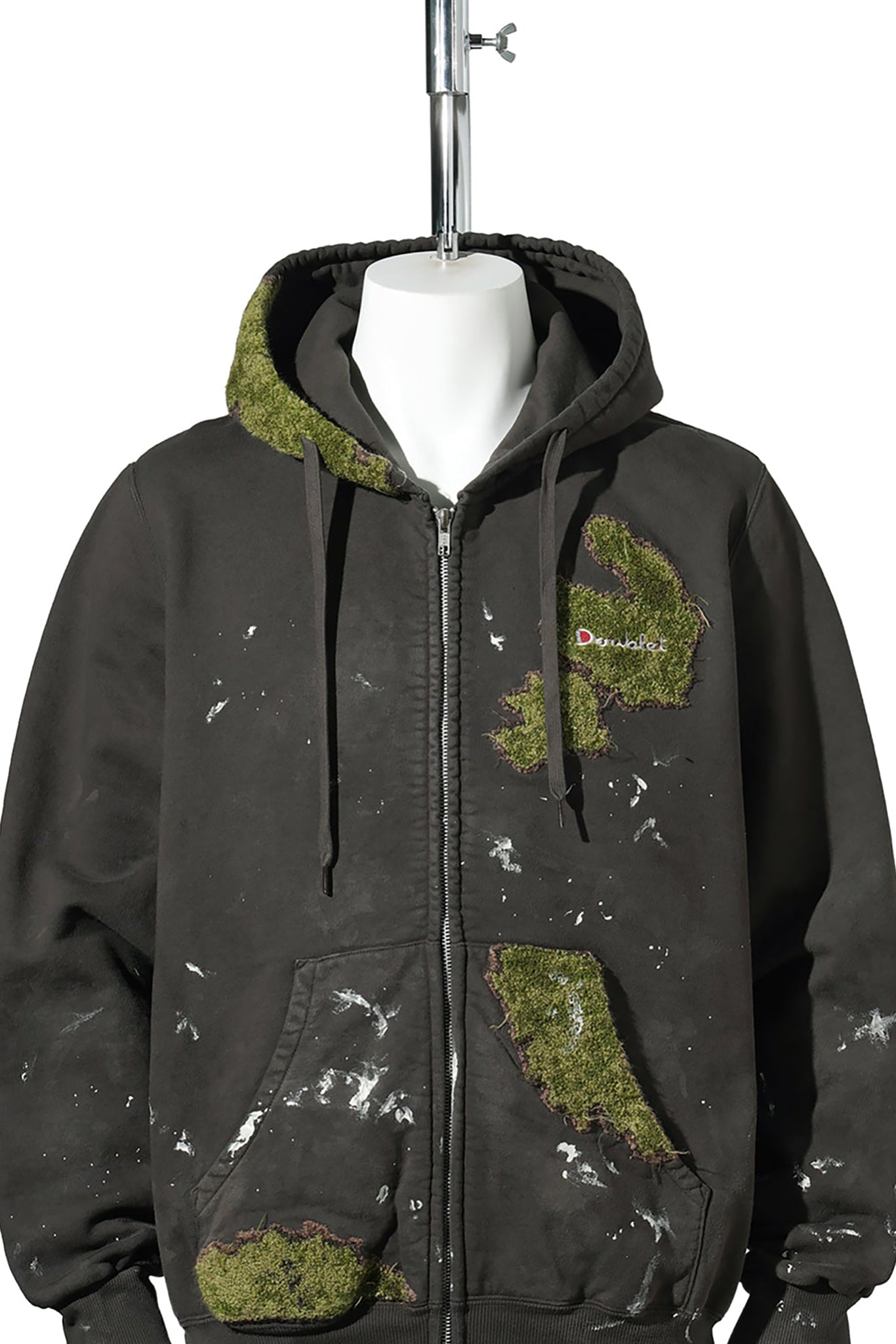 MOSS-GROWN EMBROIDERY SWEAT HOODIE / BROWN