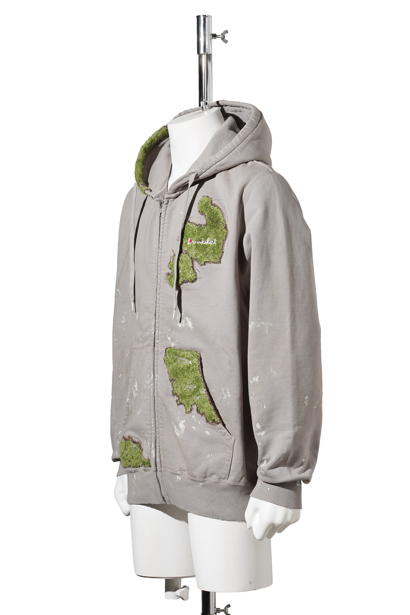 MOSS-GROWN EMBROIDERY SWEAT HOODIE / GREY