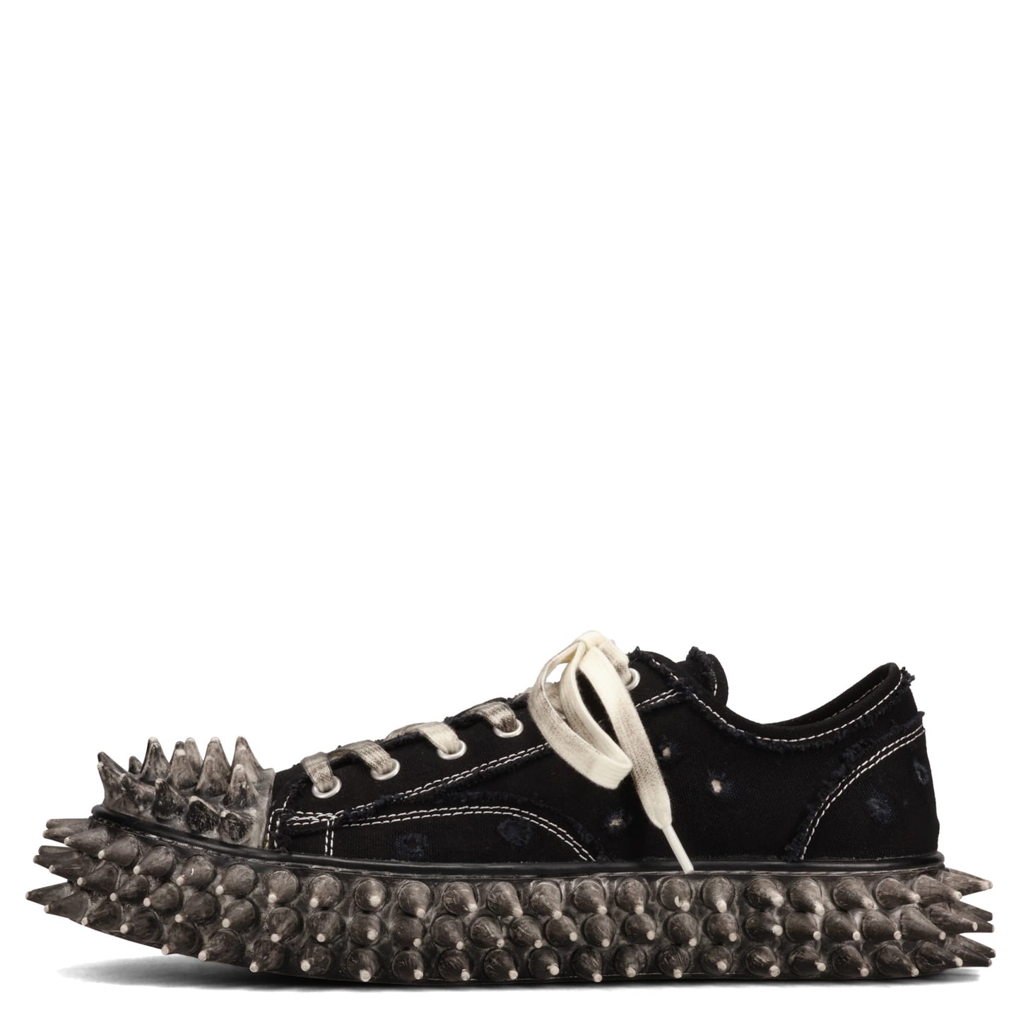 DIRTY SPIKE TOE CAP CANVAS SNEAKER / BLACK
