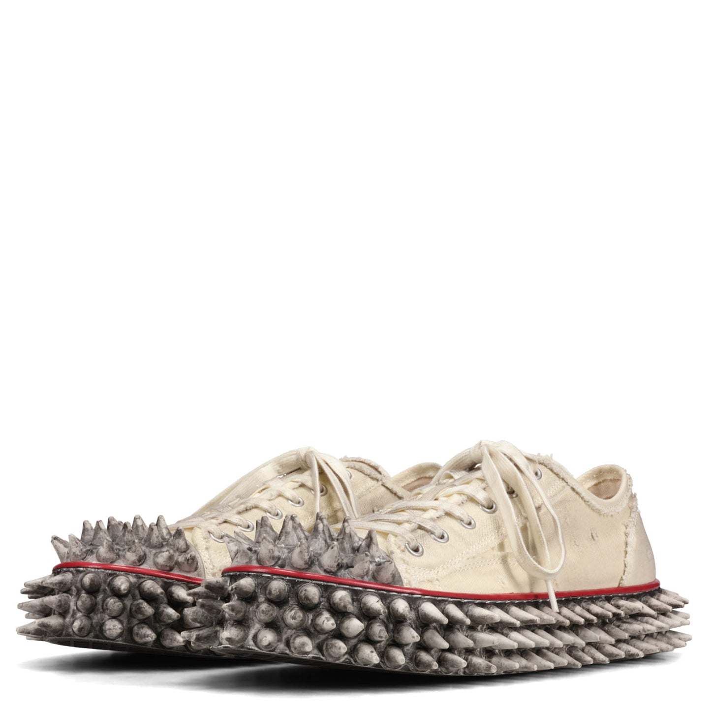 DIRTY SPIKE TOE CAP CANVAS SNEAKER / WHITE
