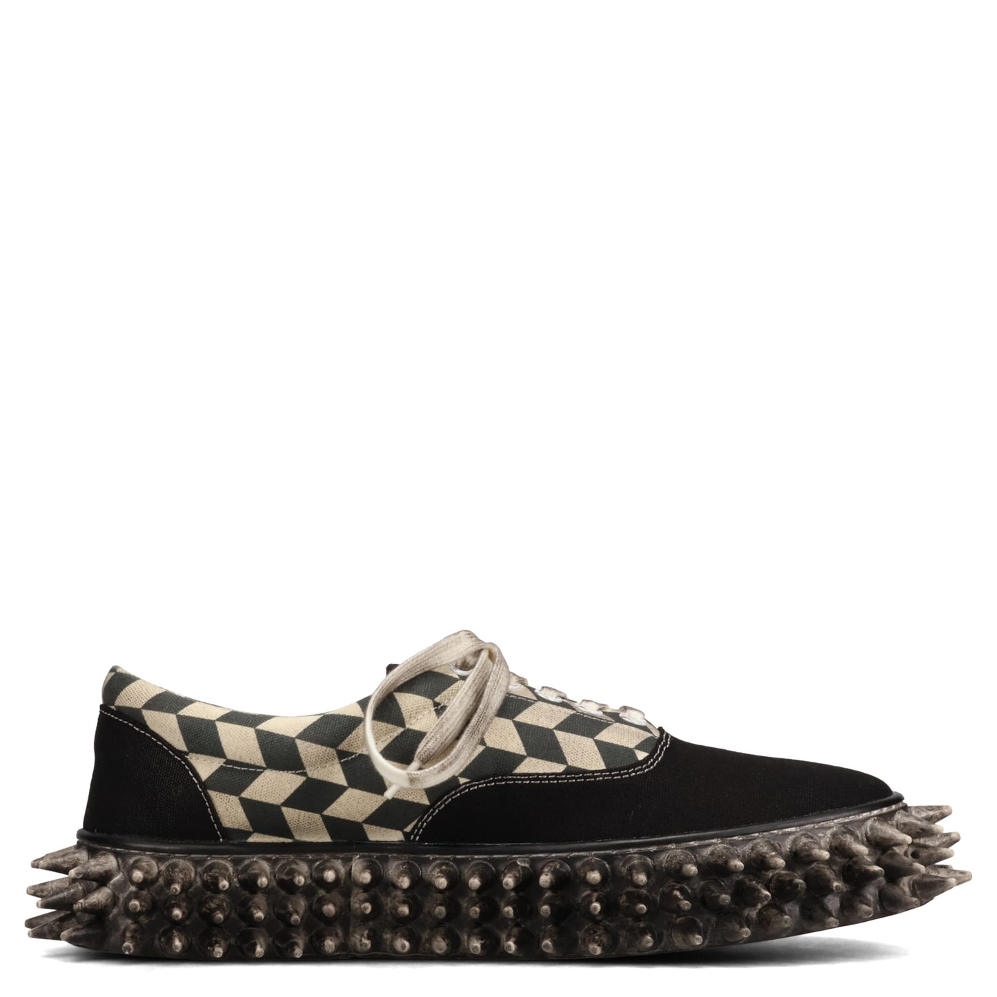 DIRTY SPIKE CANVAS SNEAKER / BLACK