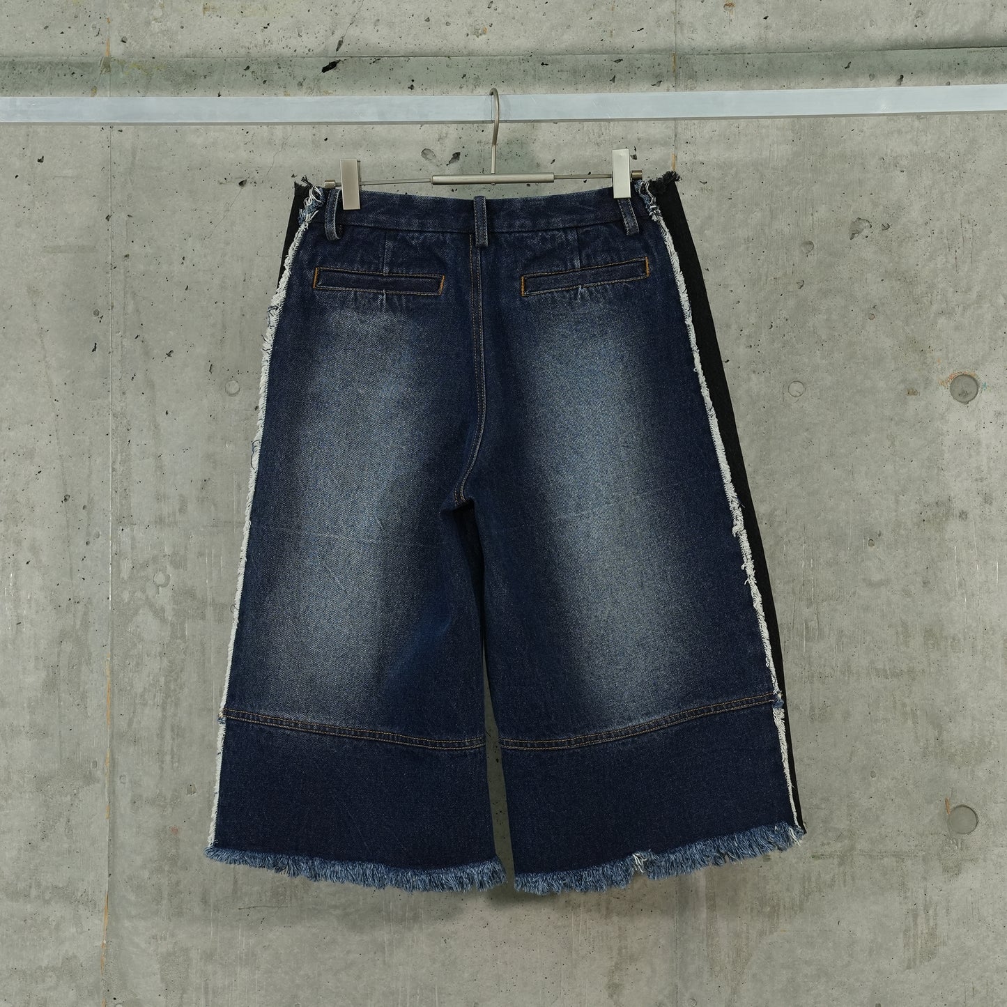 PATCHWORK DENIM SHORTS / BLUE