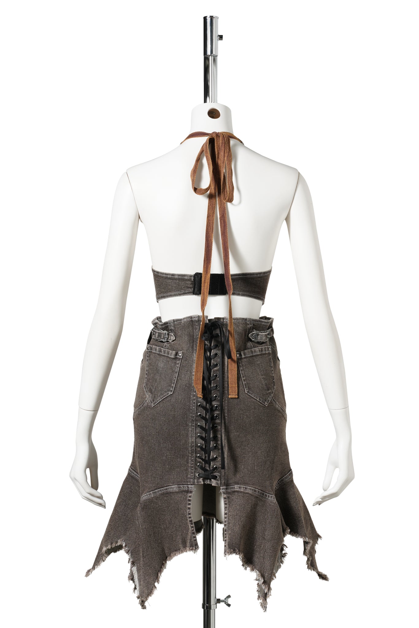 DISTRESSED DENIM HALTER DRESS / COFFEE