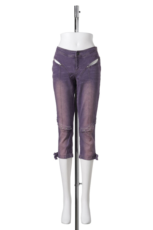 CUT-OUT EMBELLISHED DENIM CAPRI JEANS / PURPLE