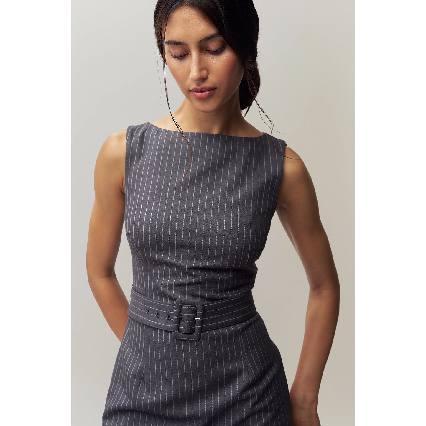 VIA PINSTRIPE DRESS / CHARCOAL/WHITE