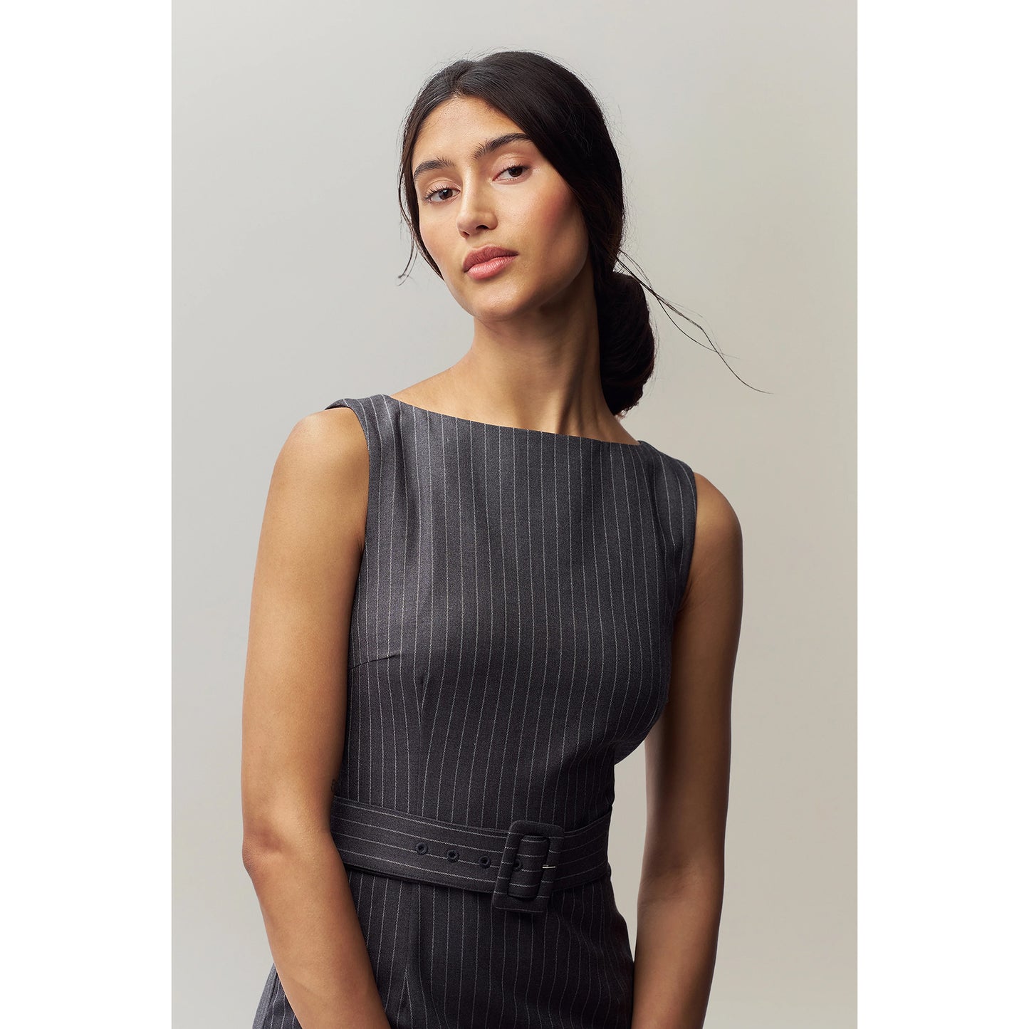 VIA PINSTRIPE DRESS / CHARCOAL/WHITE